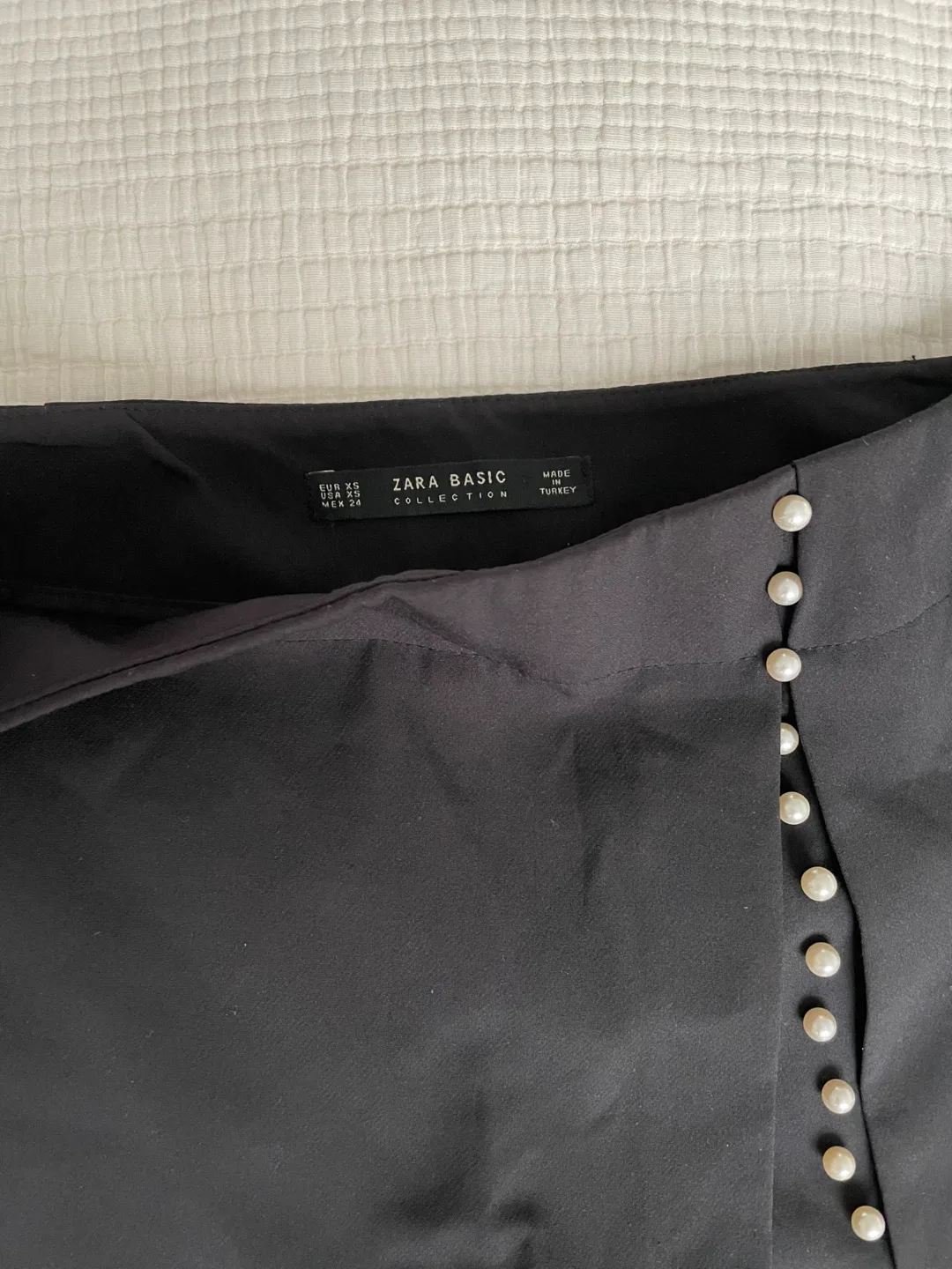 Women’s Zara Black Skirt size XS image indicator(3)