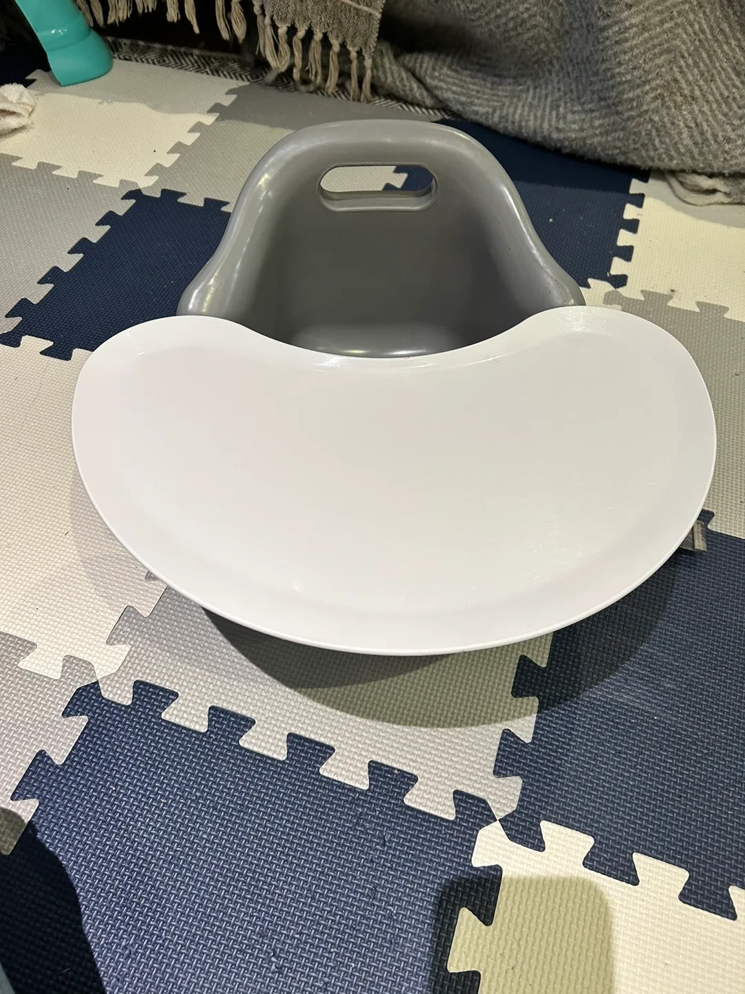 Upseat Booster Seat with Tray thumbnail