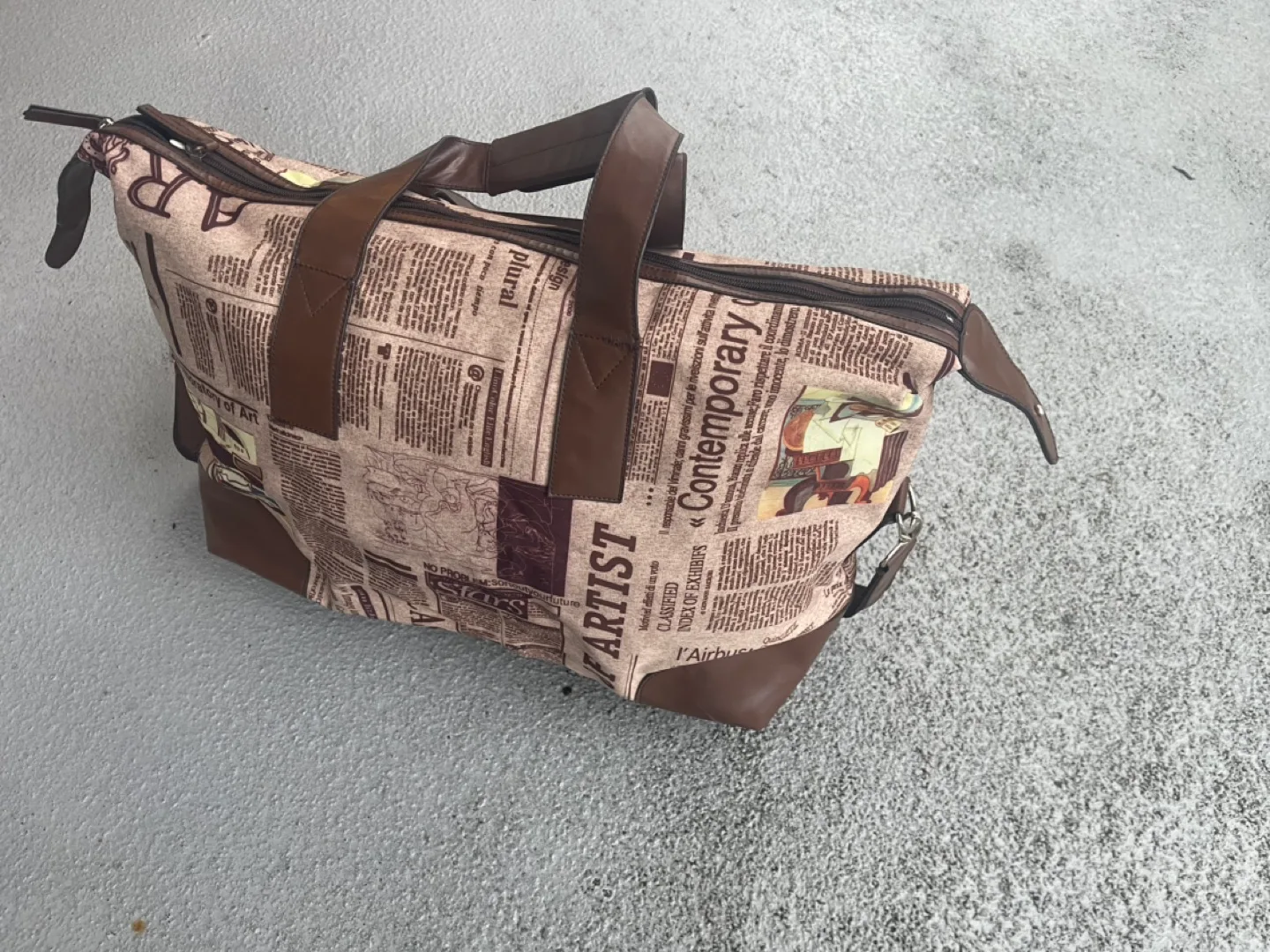 Vintage Newspaper Print Travel Bag image indicator(5)