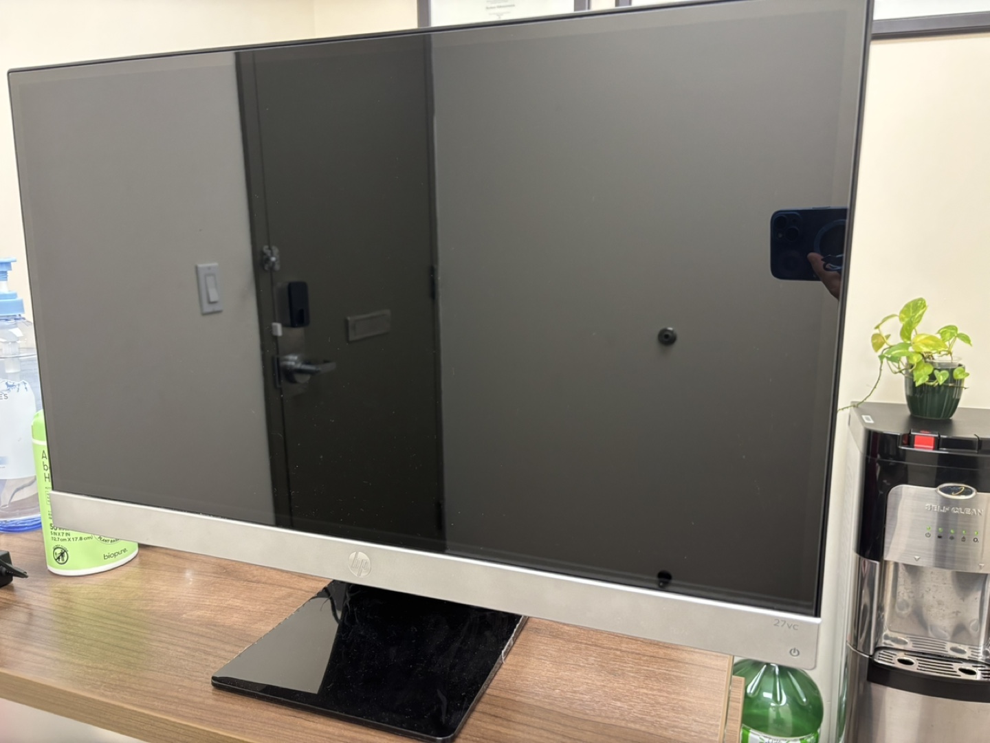 HP 27-inch LED Monitor