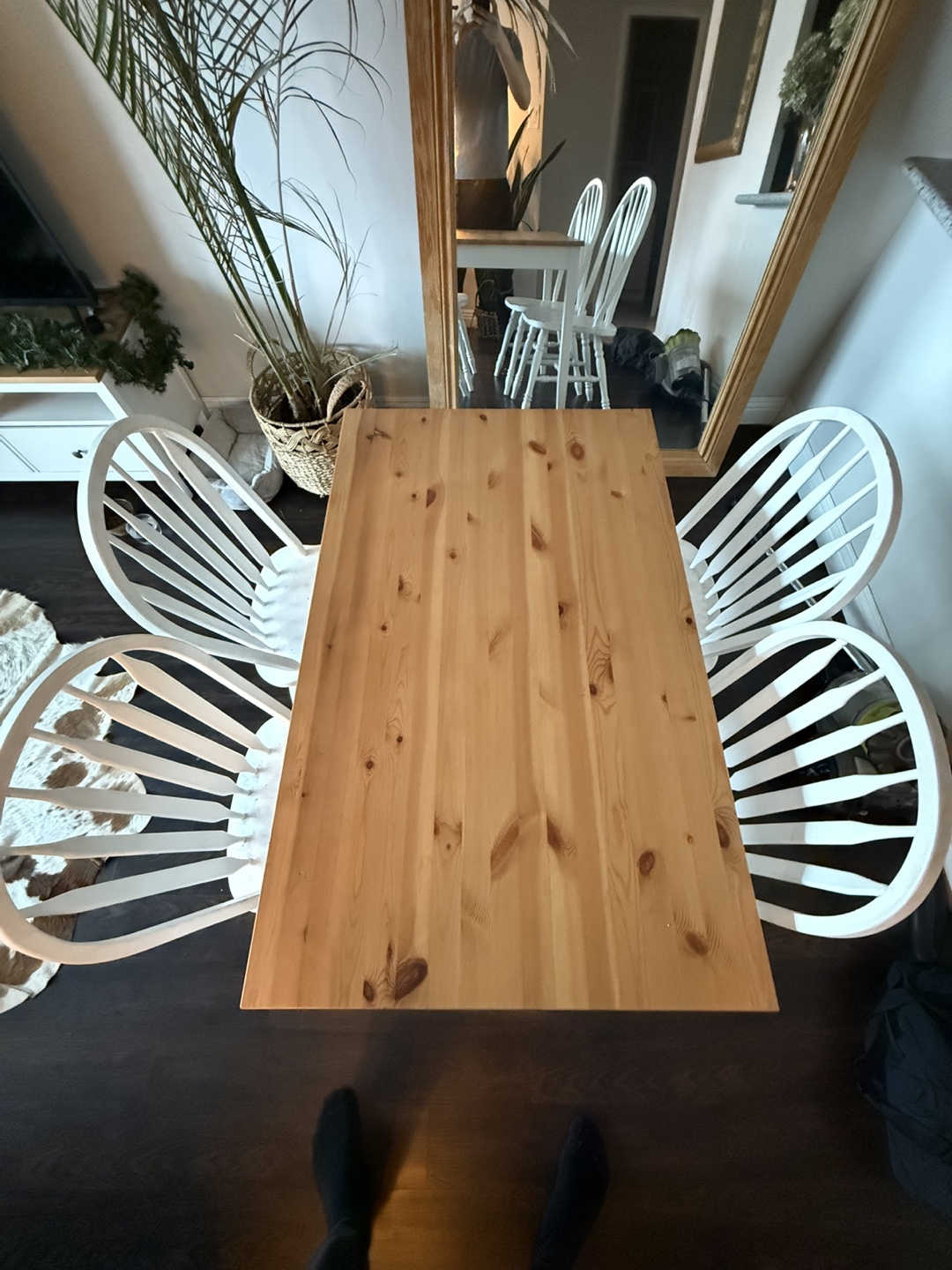 Solid pine dining table with four chairs - photo 3