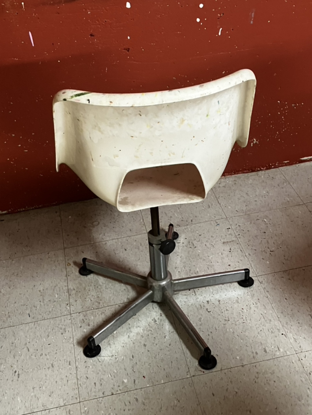 FREE Retro Plastic Metal Chair - photo 2