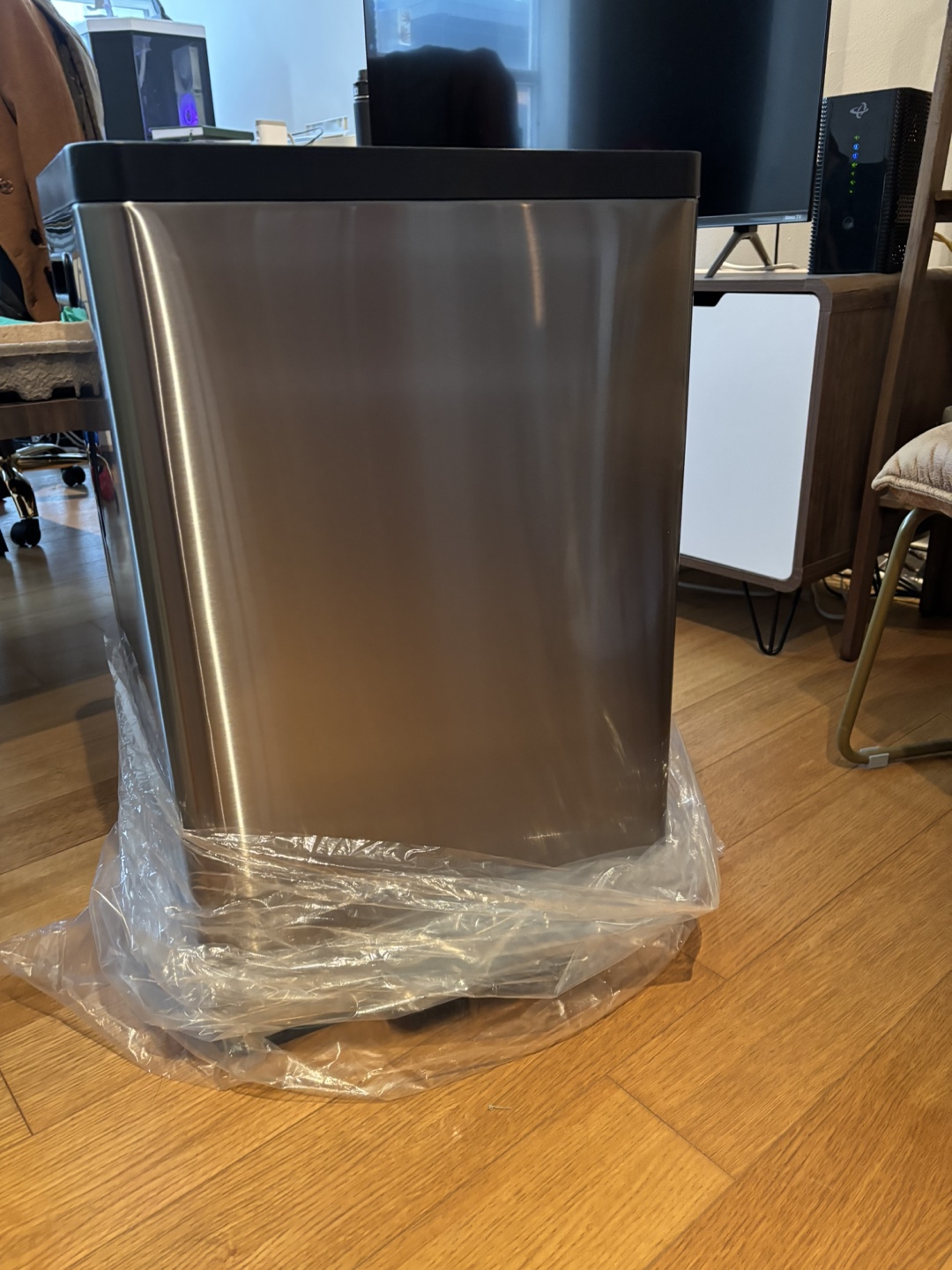 45L Stainless Steel Step Garbage Can - Brand New in Box - photo 3