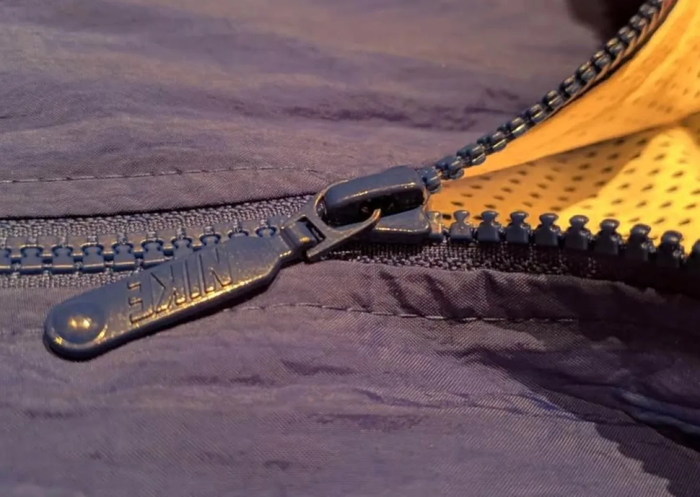 Nike Air Windbreaker image indicator(4)