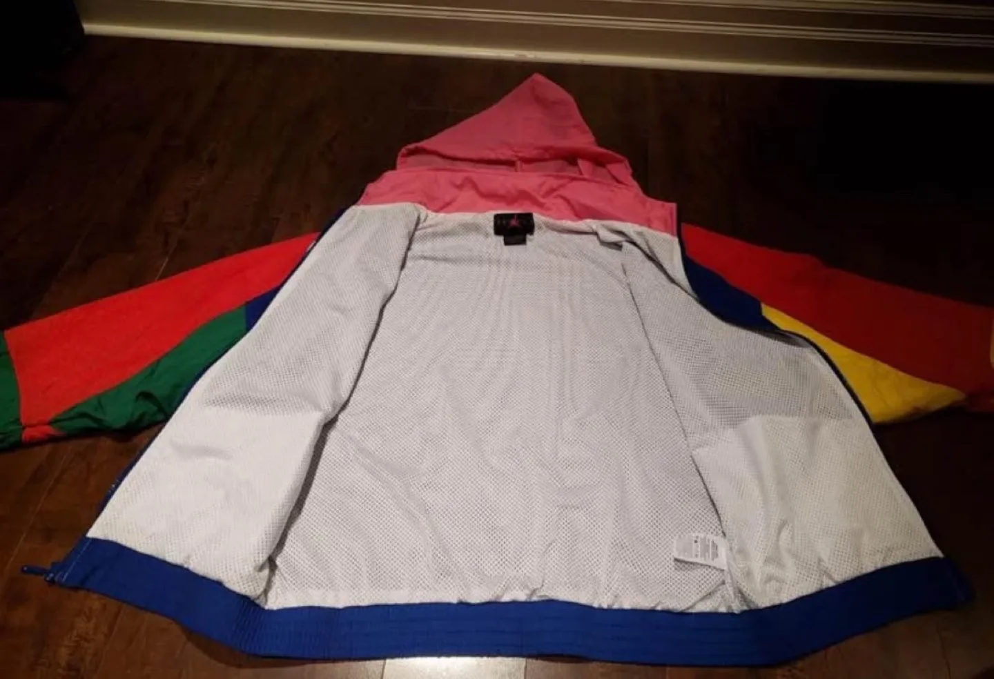 Nike Air Windbreaker image indicator(5)
