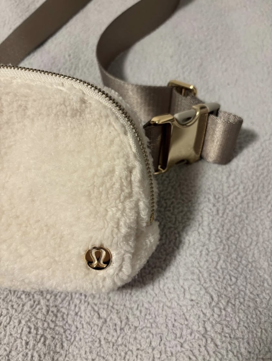 Lululemon Sherpa Belt Bag - photo 2