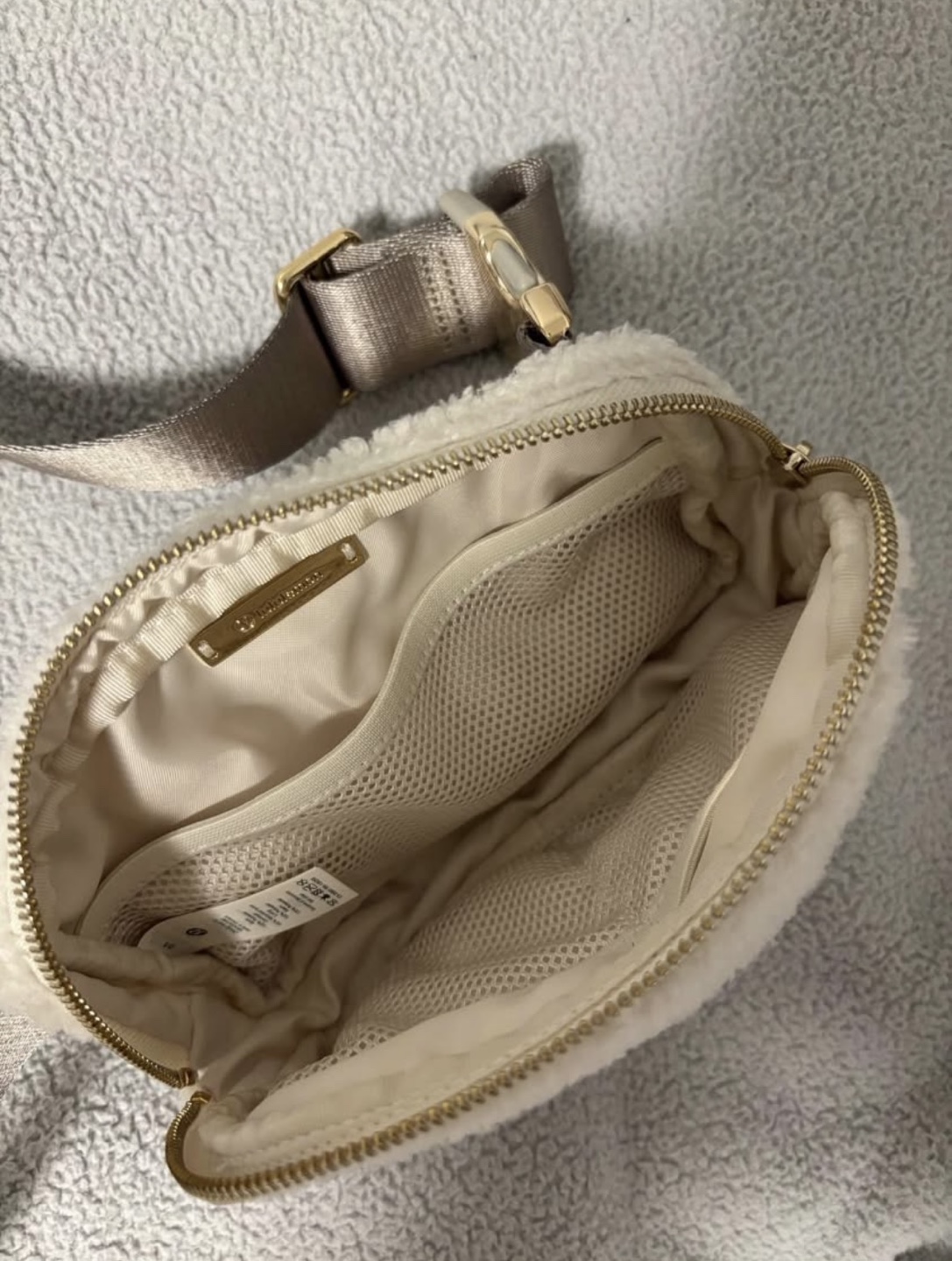 Lululemon Sherpa Belt Bag - photo 4