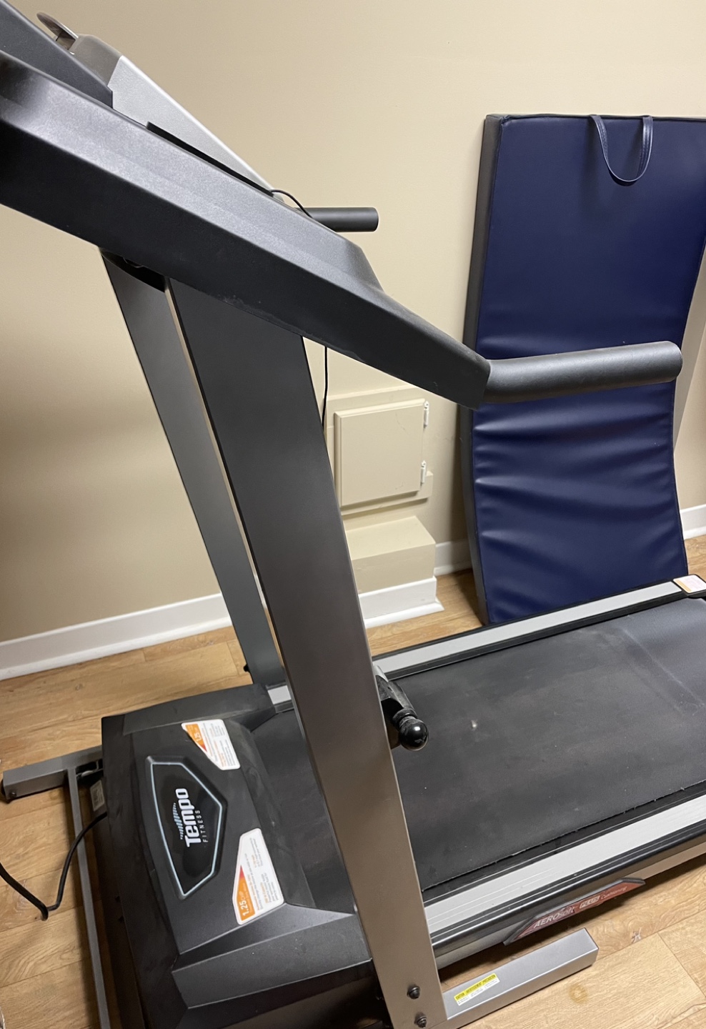 Tempo Fitness 611T Treadmill - photo 2