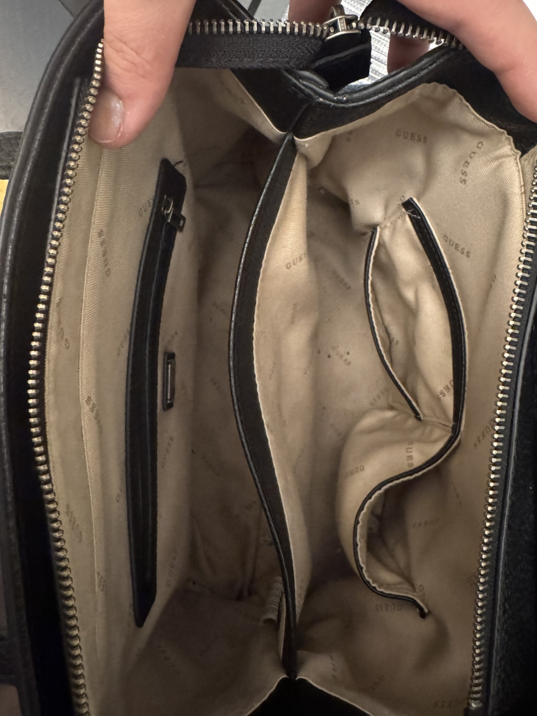 Guess Black Tote Bag with Minor Handle Damage - photo 5