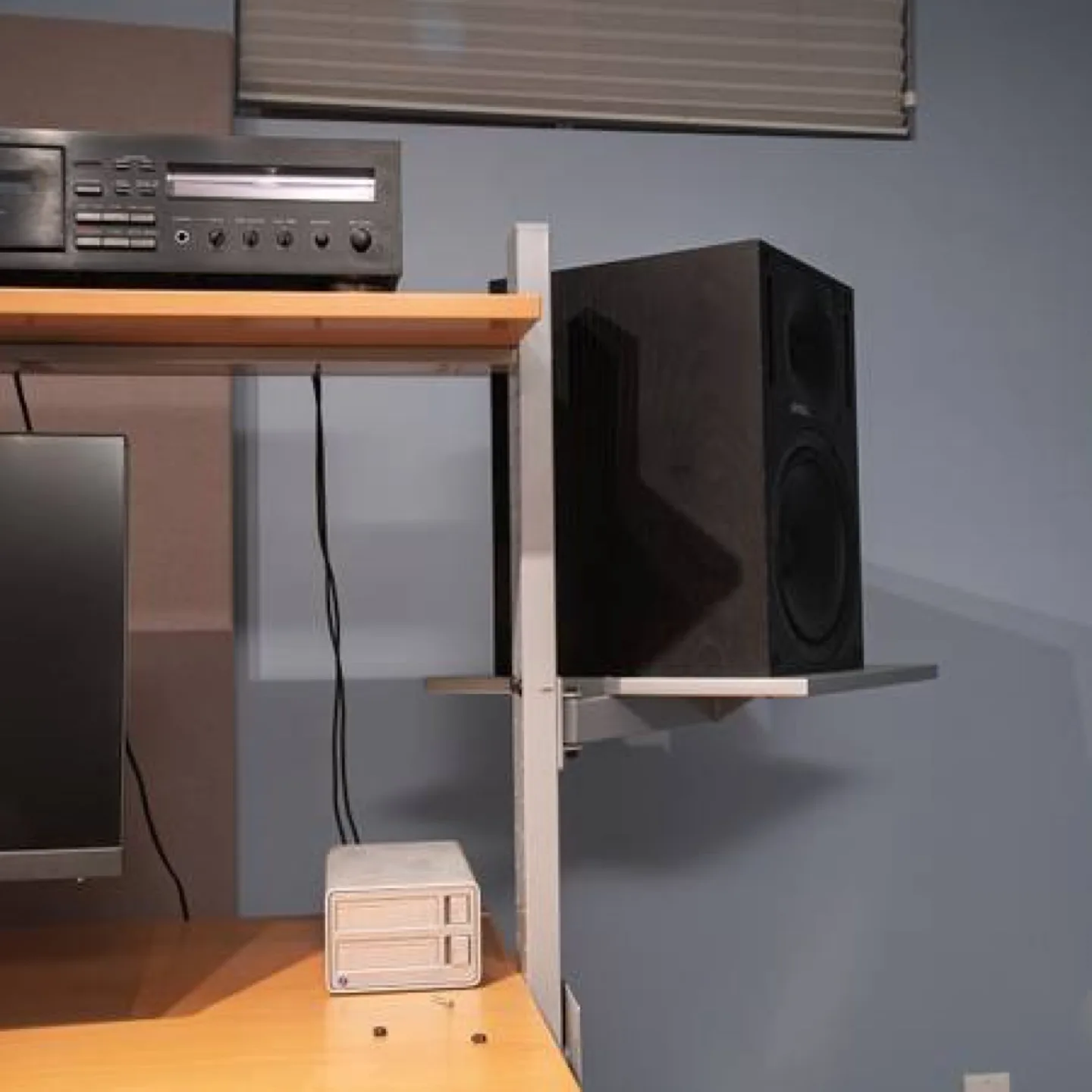 FREE!!! Has to go!! Computer Desk Workstation with Shelves image indicator(4)