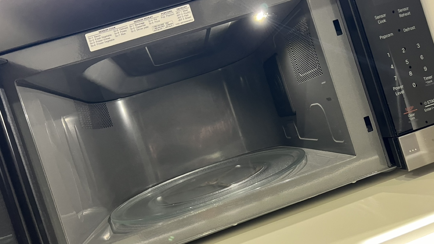 LG NeoChef Countertop Microwave - 2.0 Cu Ft - Stainless Steel - photo 2