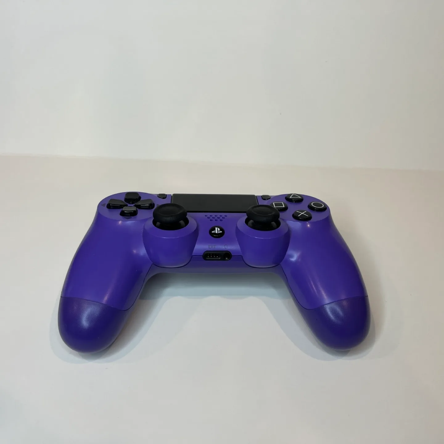 Purple PlayStation 4 Controller thumbnail