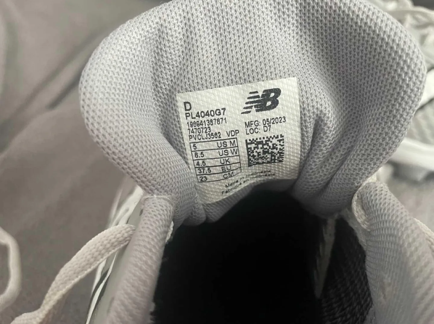 New! Balance Baseball Cleats - Men’s Size 5 or Ladies Size 6.5 image indicator(3)