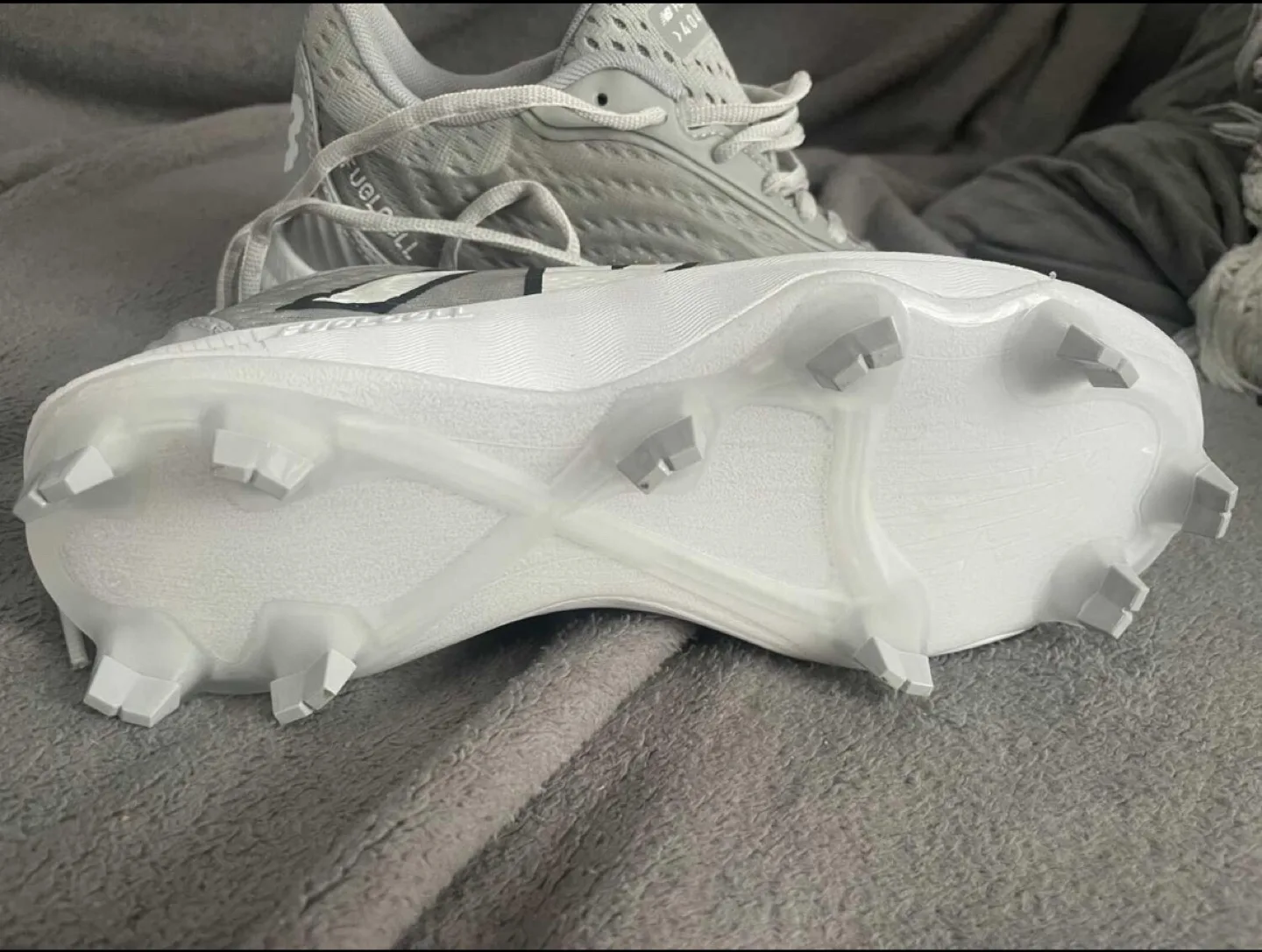 New! Balance Baseball Cleats - Men’s Size 5 or Ladies Size 6.5 image indicator(2)