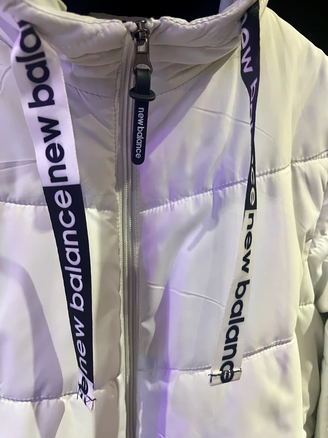 Ladies ❤️New Balance White Puffer Jacket with Hood image indicator(4)