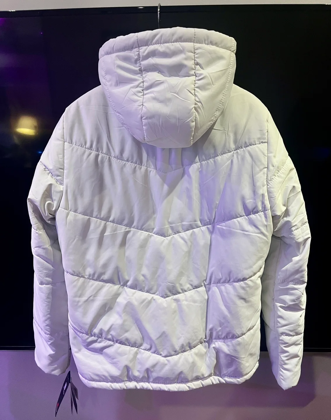 Ladies ❤️New Balance White Puffer Jacket with Hood image indicator(2)
