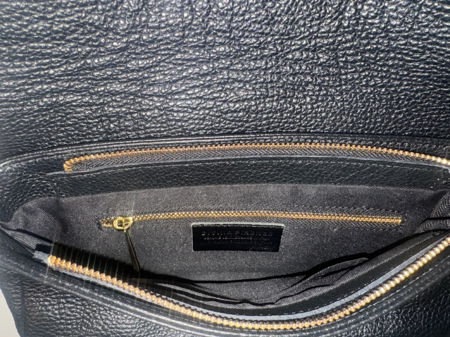 Divina Firenze Black Leather Crossbody Bag image indicator(3)