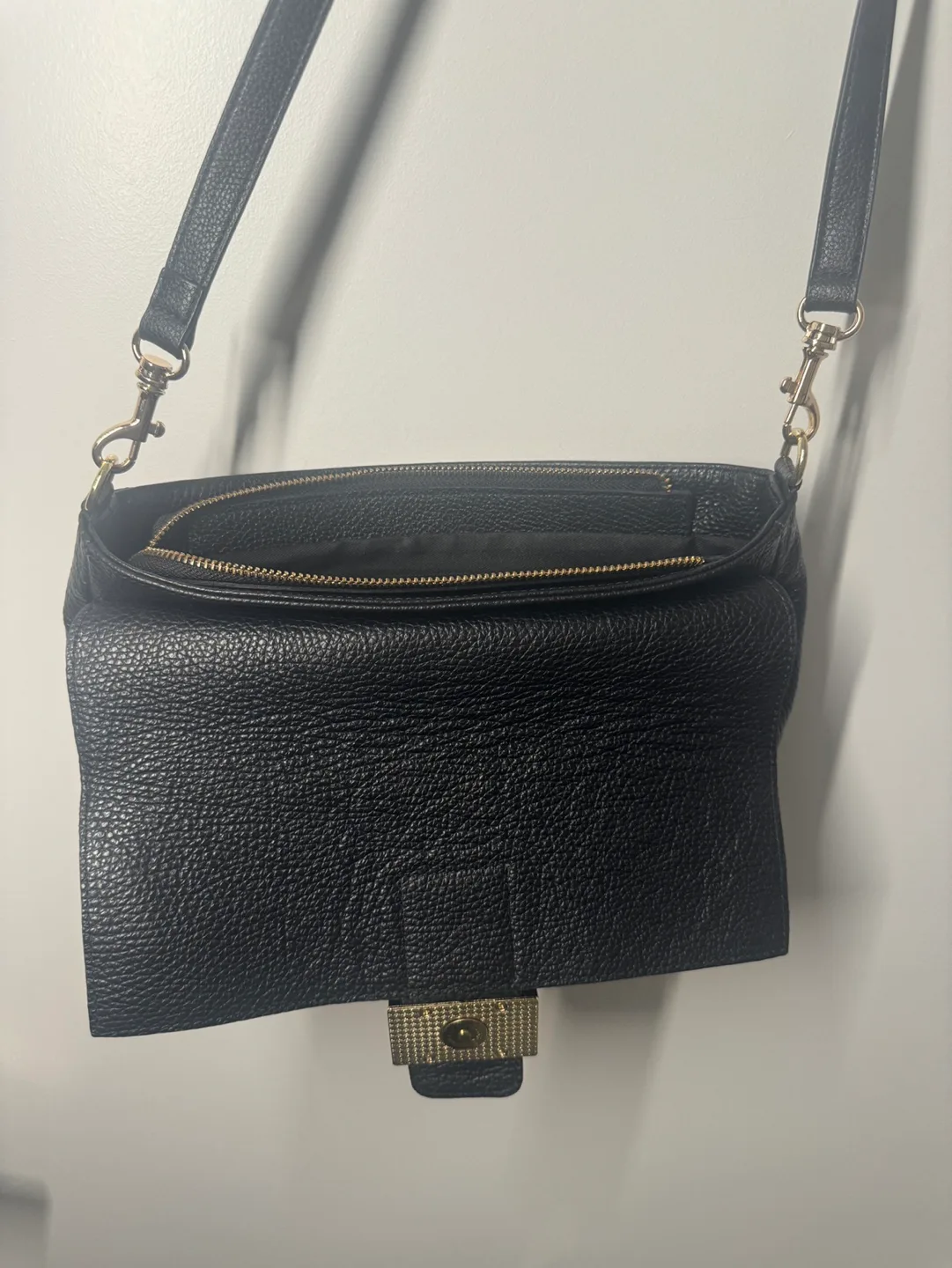 Divina Firenze Black Leather Crossbody Bag image indicator(4)