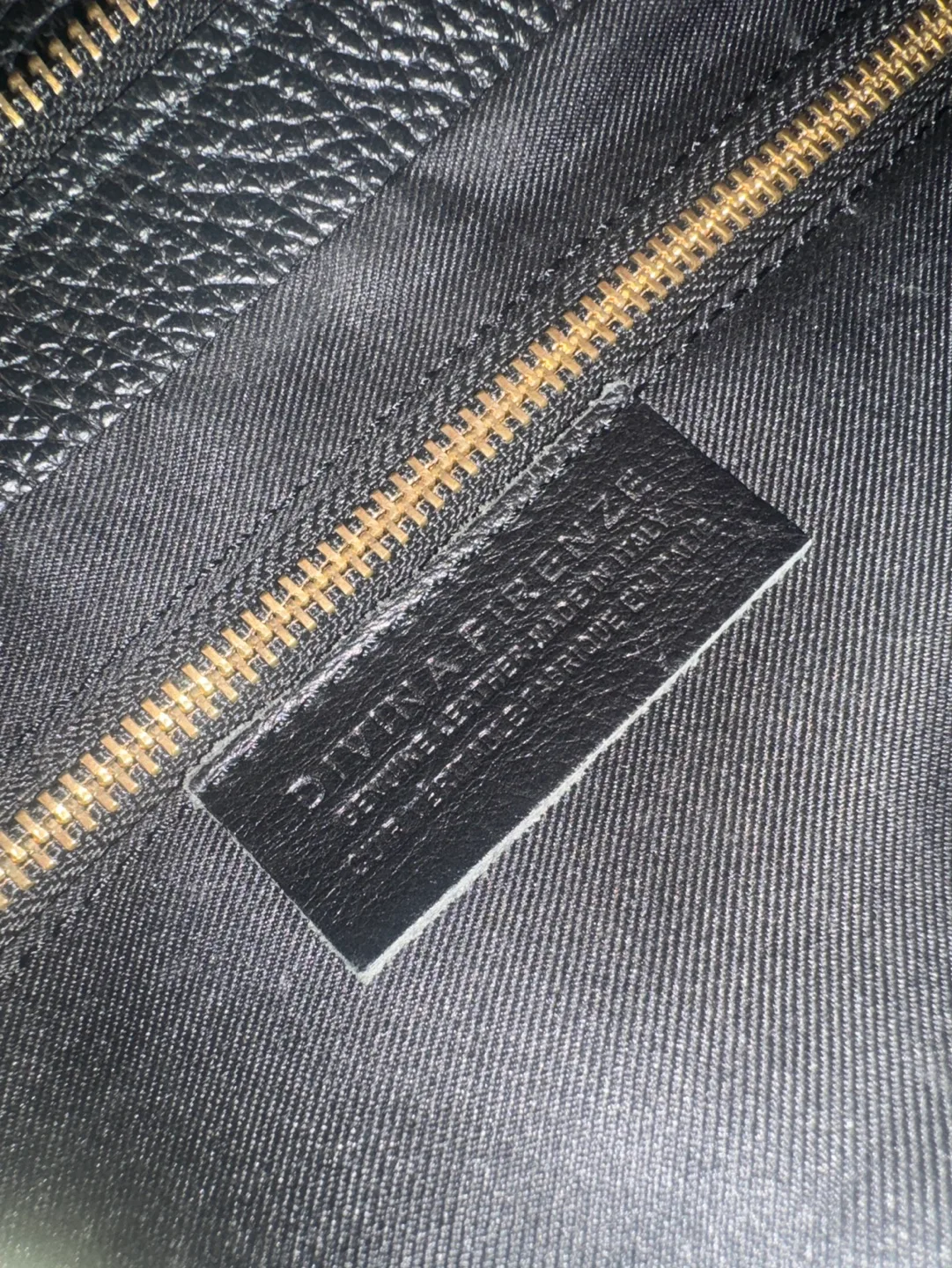 Divina Firenze Black Leather Crossbody Bag image indicator(2)