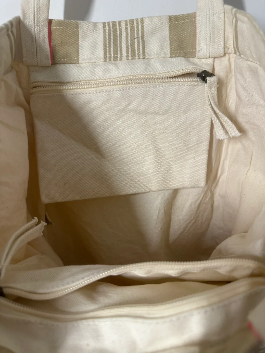 Aritzia Striped Tote Bag image indicator(3)