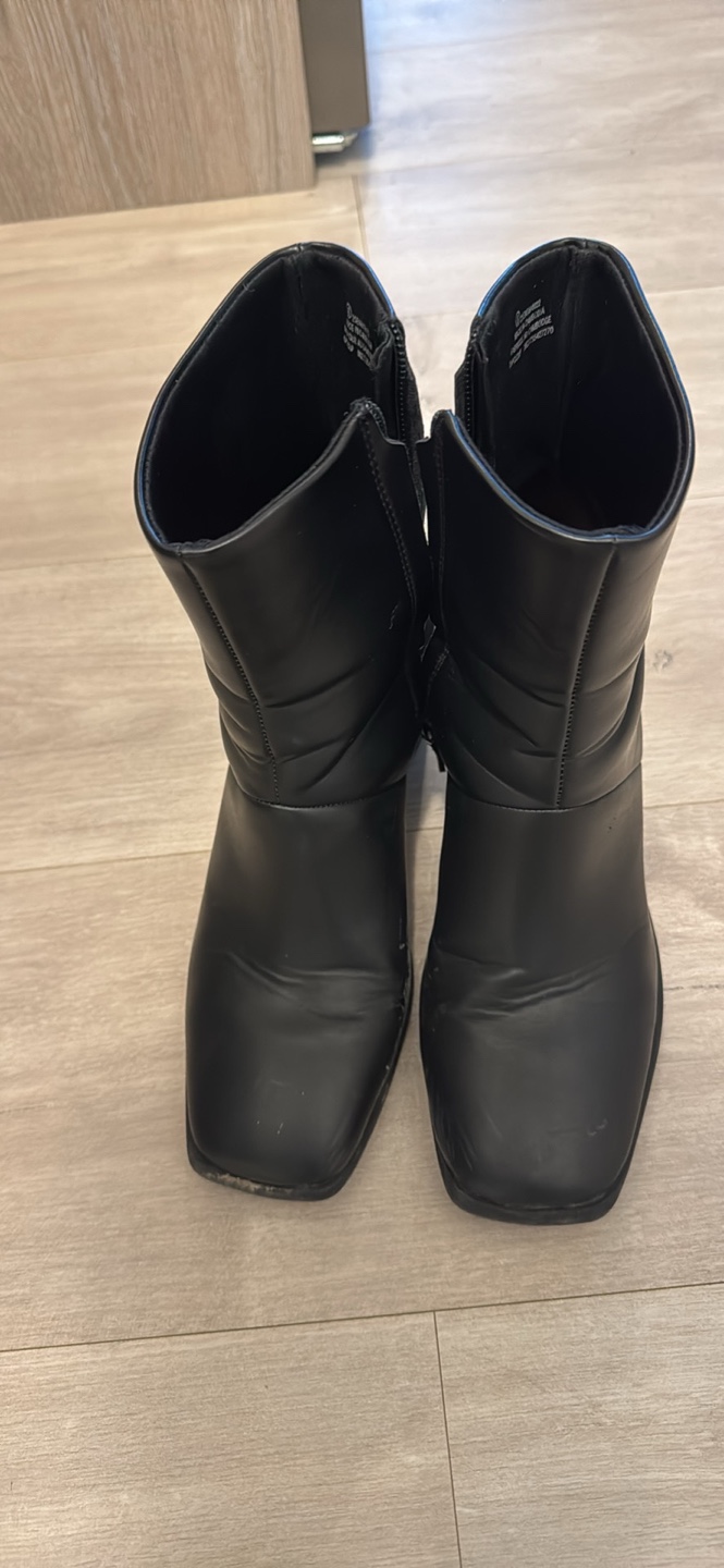 Black Leather Block Heel Ankle Boots - photo 2