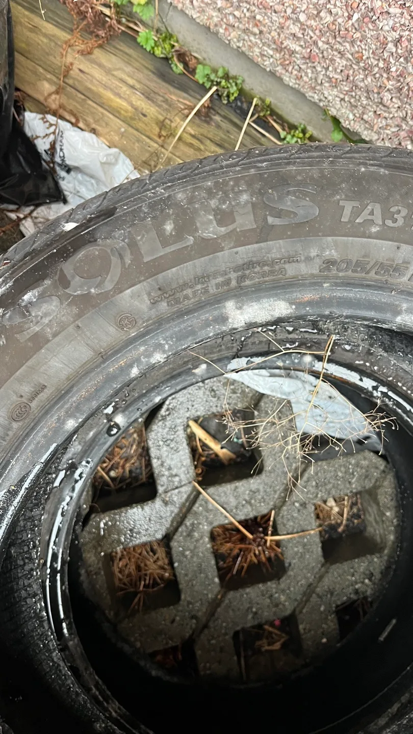 Used Kumho Solus TA31 Tires - 205/55R16 image indicator(5)