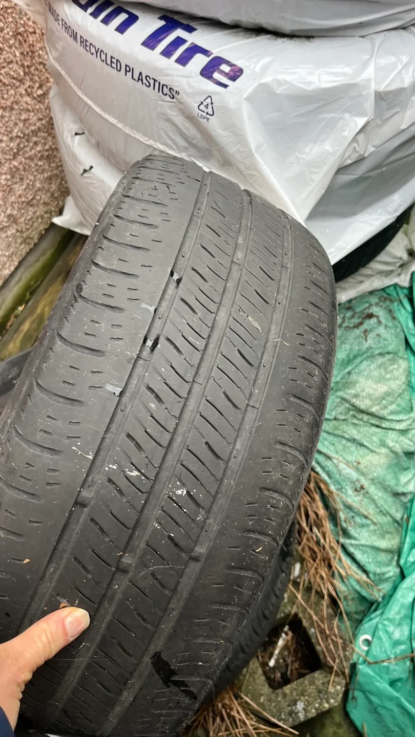 Used Kumho Solus TA31 Tires - 205/55R16 image indicator(3)