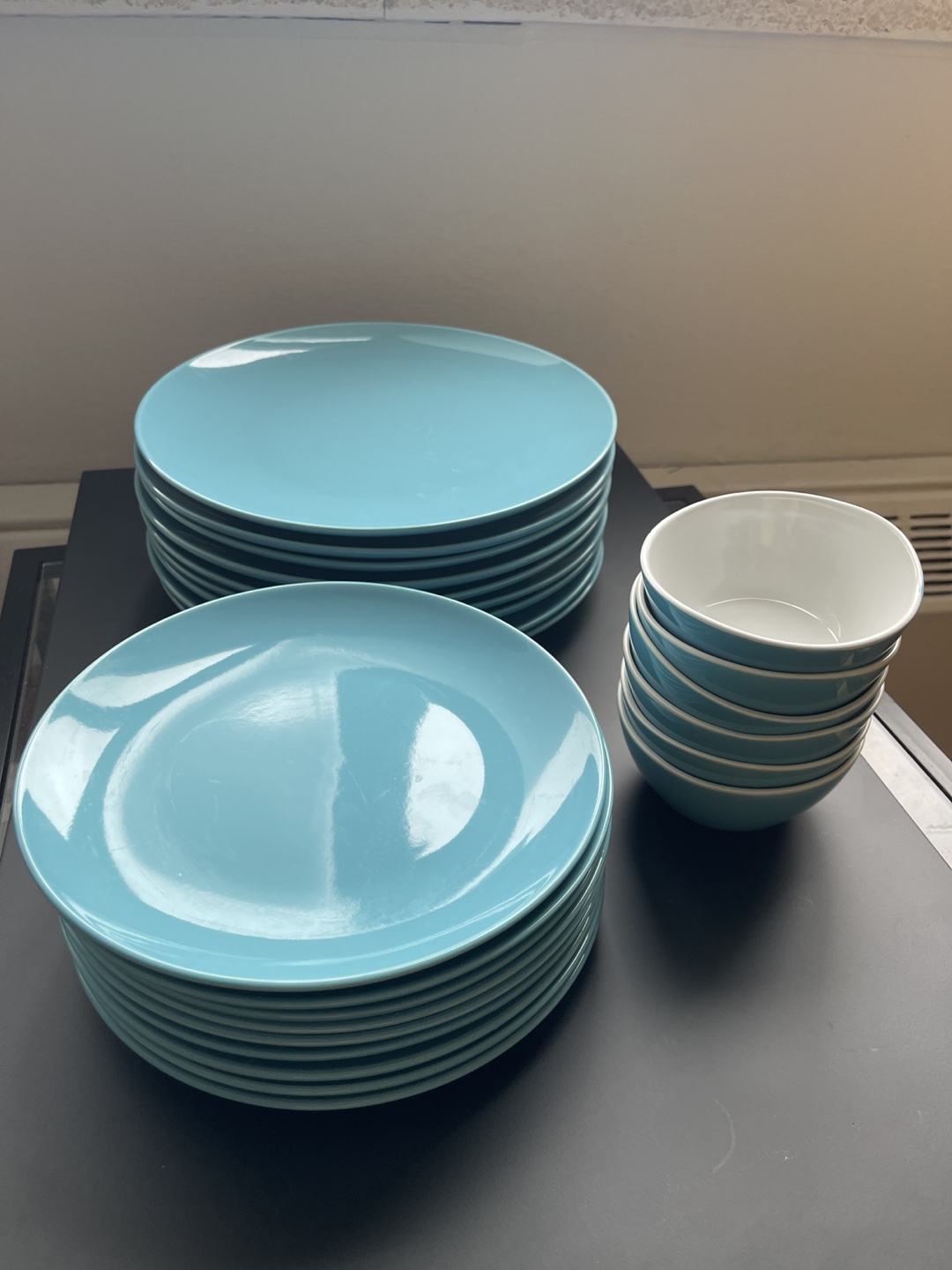 Set of dinner plates and bowls