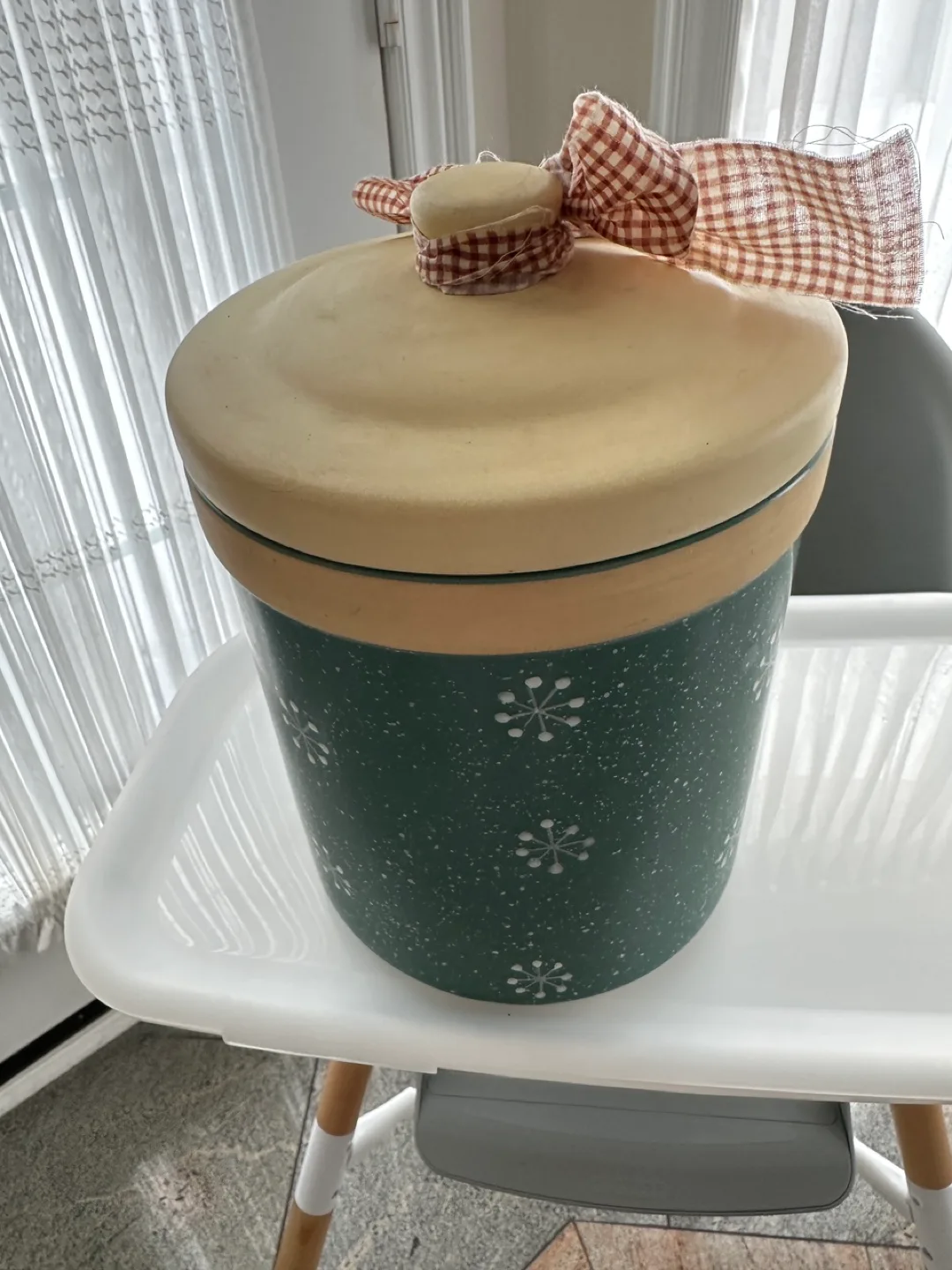 Vintage Holiday Cookie Jar - Santa Claus Design image indicator(2)