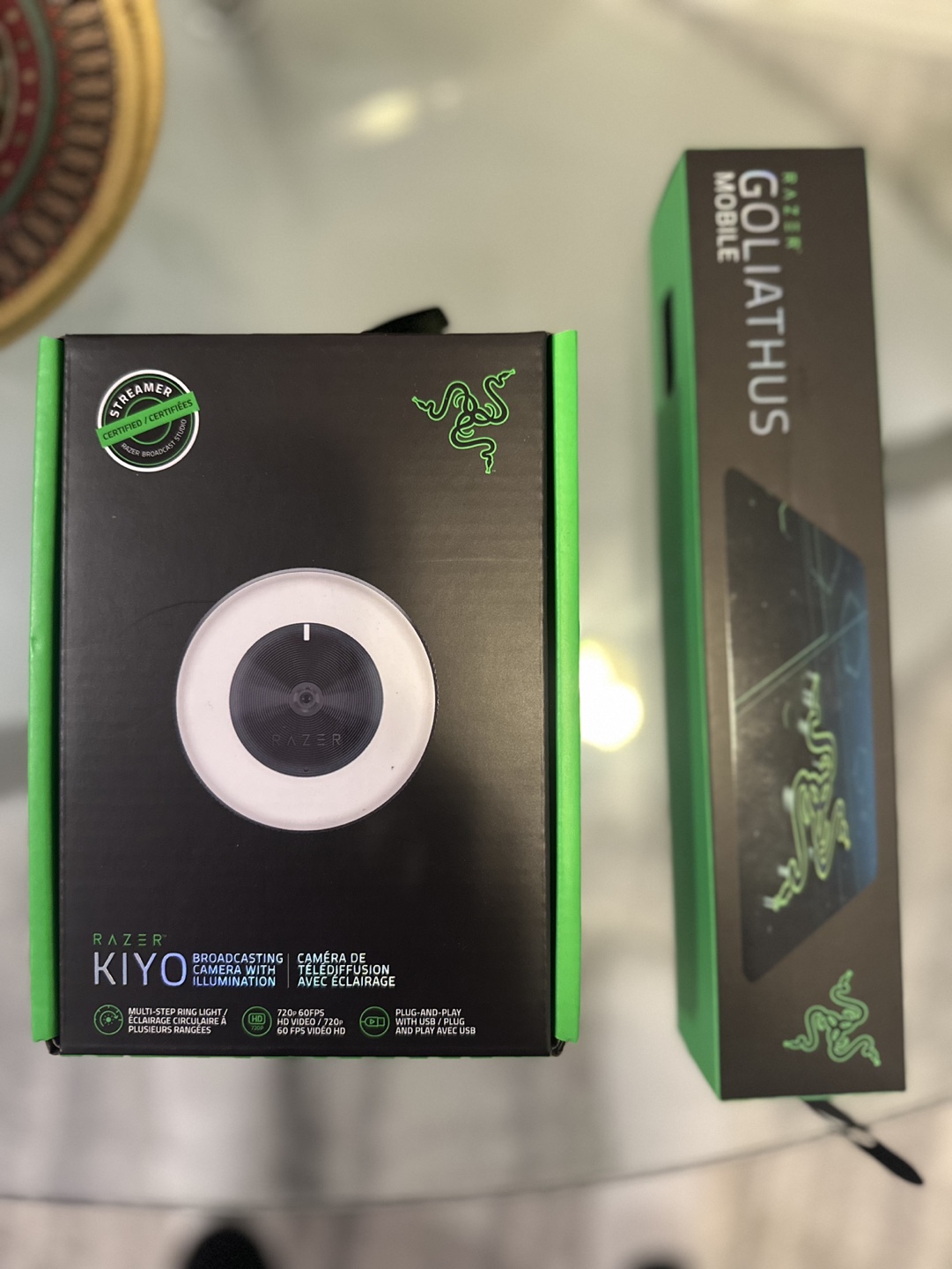 Razer Kiyo Webcam & Razer Goliathus Mobile Mousepad Bundle
