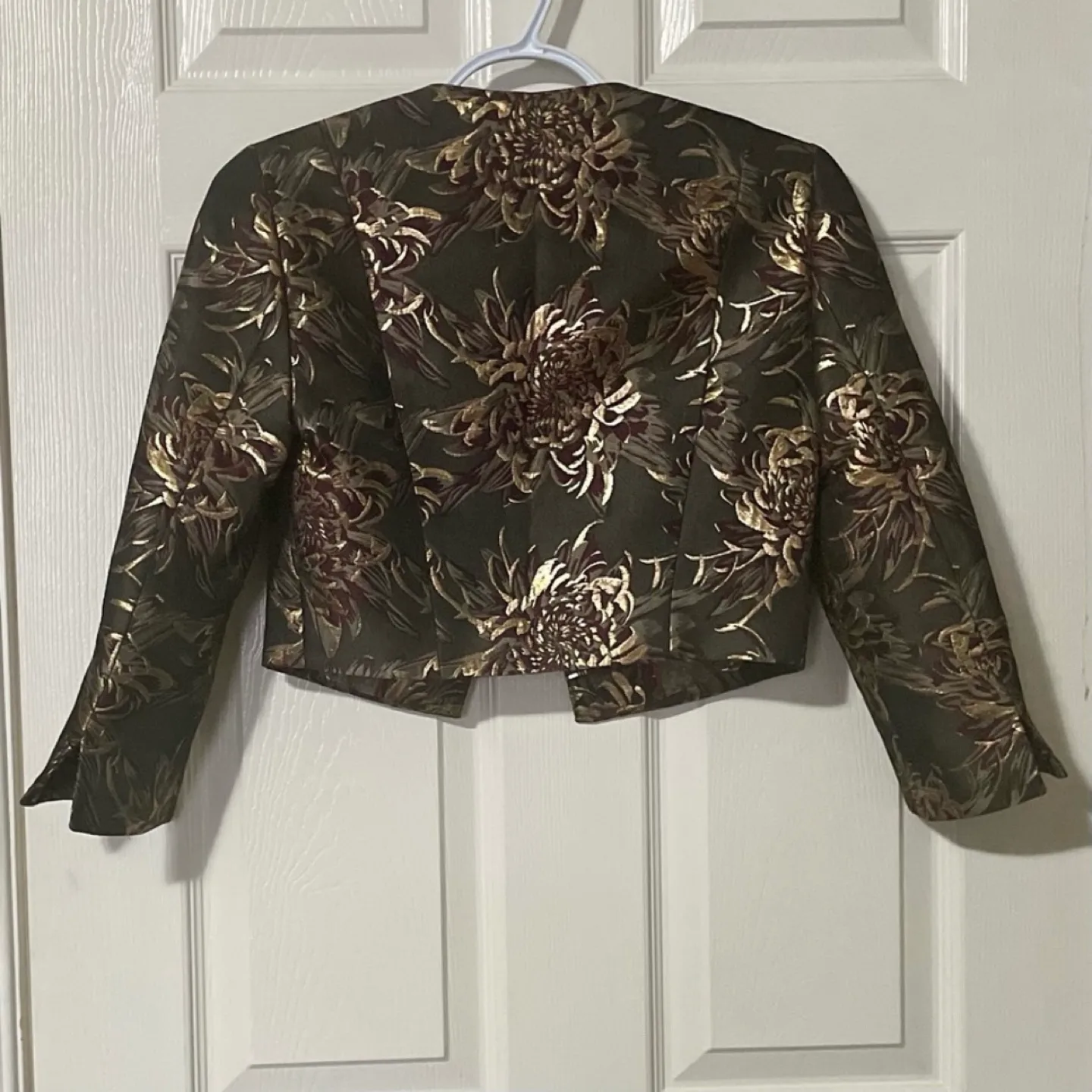 Ted Baker Lunga Cropped Blazer image indicator(7)