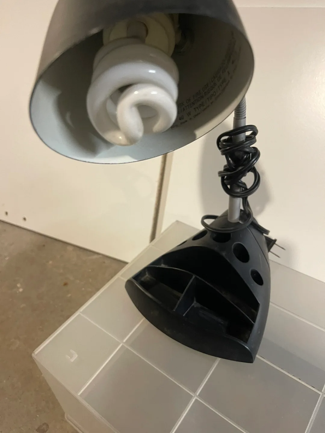 Black Desk Lamp with Organizer image indicator(3)