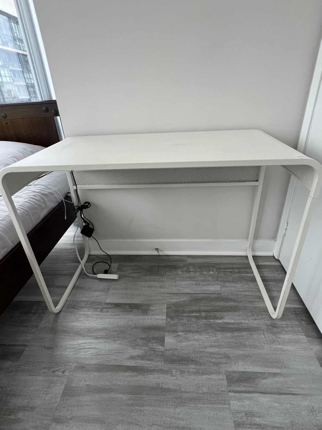 White Desk - Minimalist Design