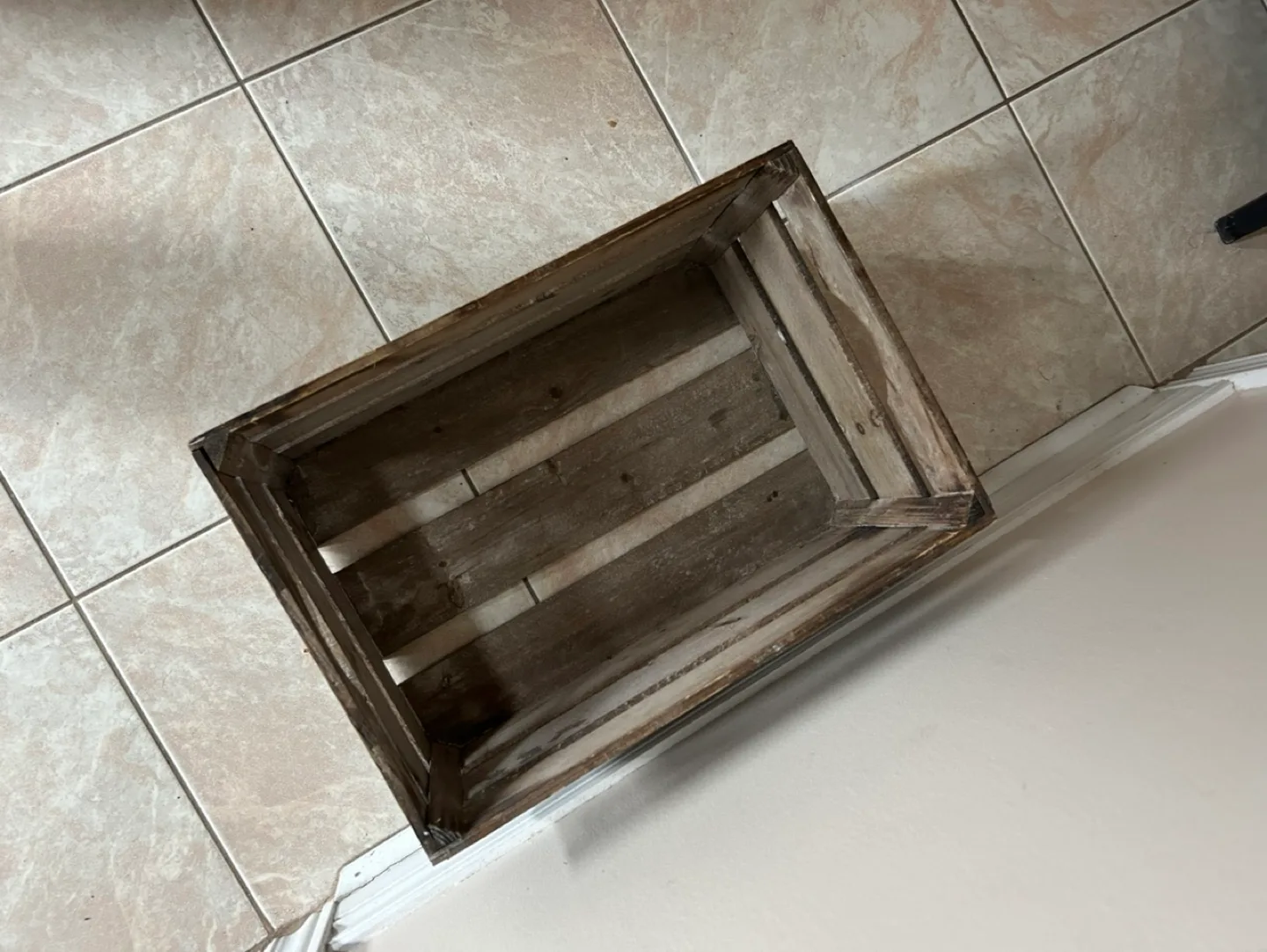 Rustic Wooden Laundry Crate image indicator(3)