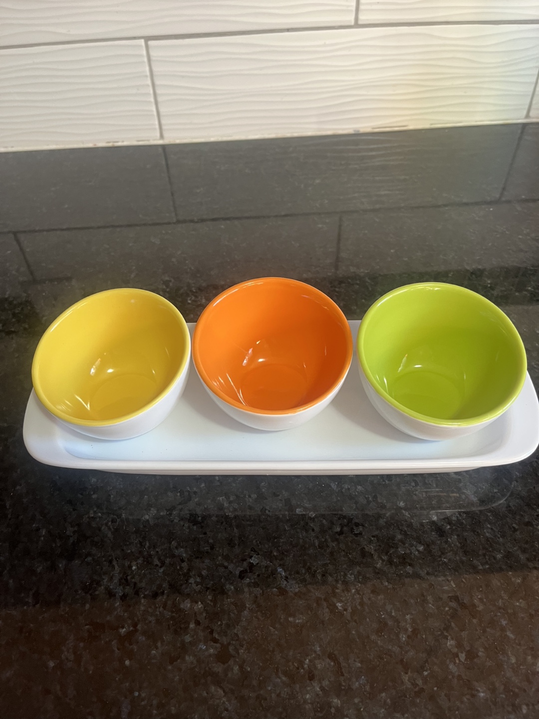 Pier1 Serving Bowl/Snacks Bowl Set