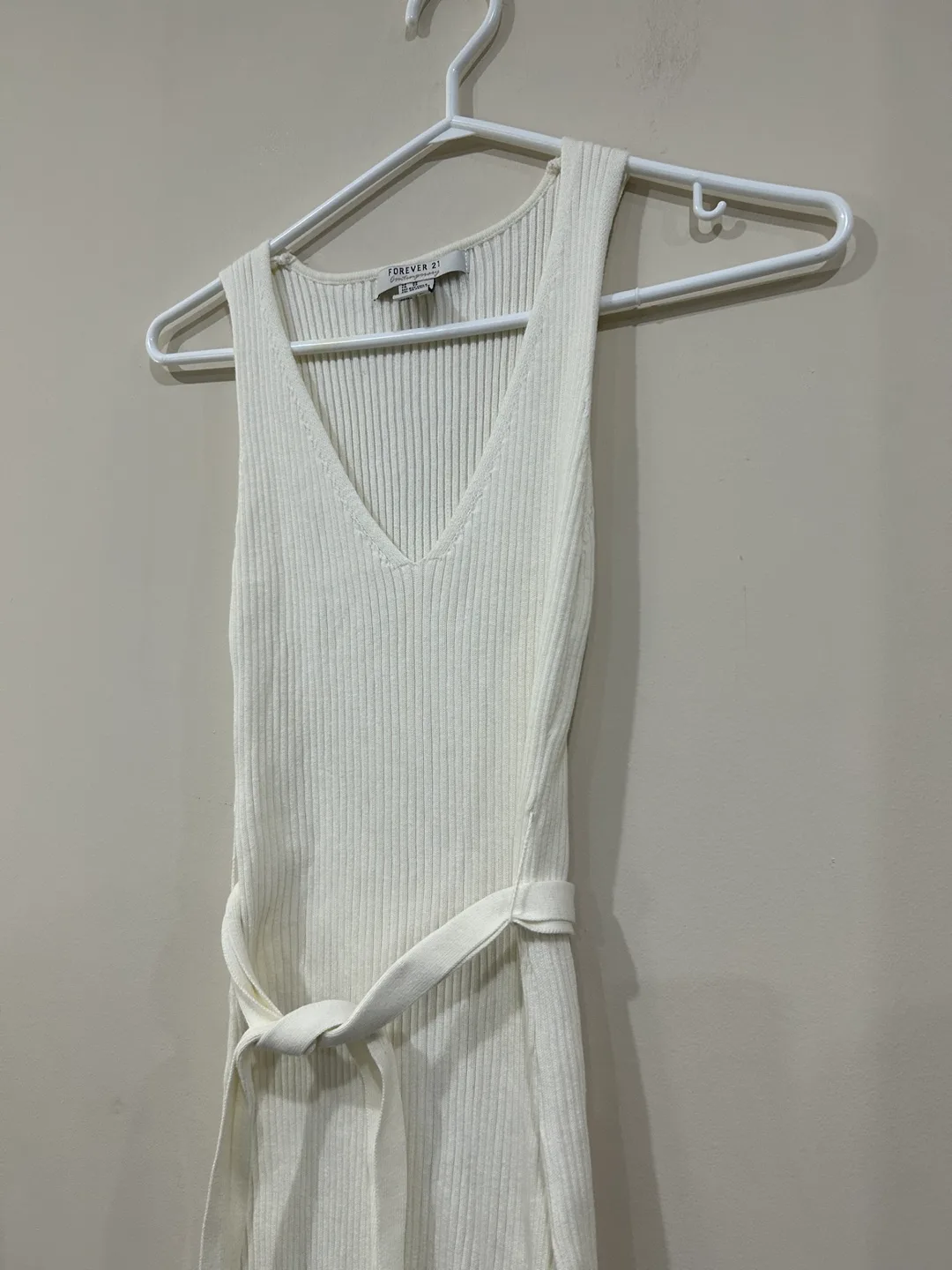 Fitted rib sleeveless midi/maxi dress with side slits size xs image indicator(2)