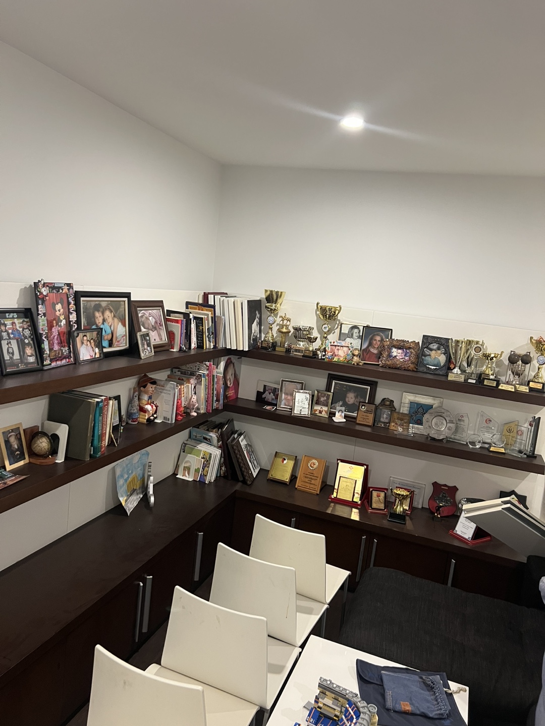 Corner Shelving Unit with Cabinets - photo 4