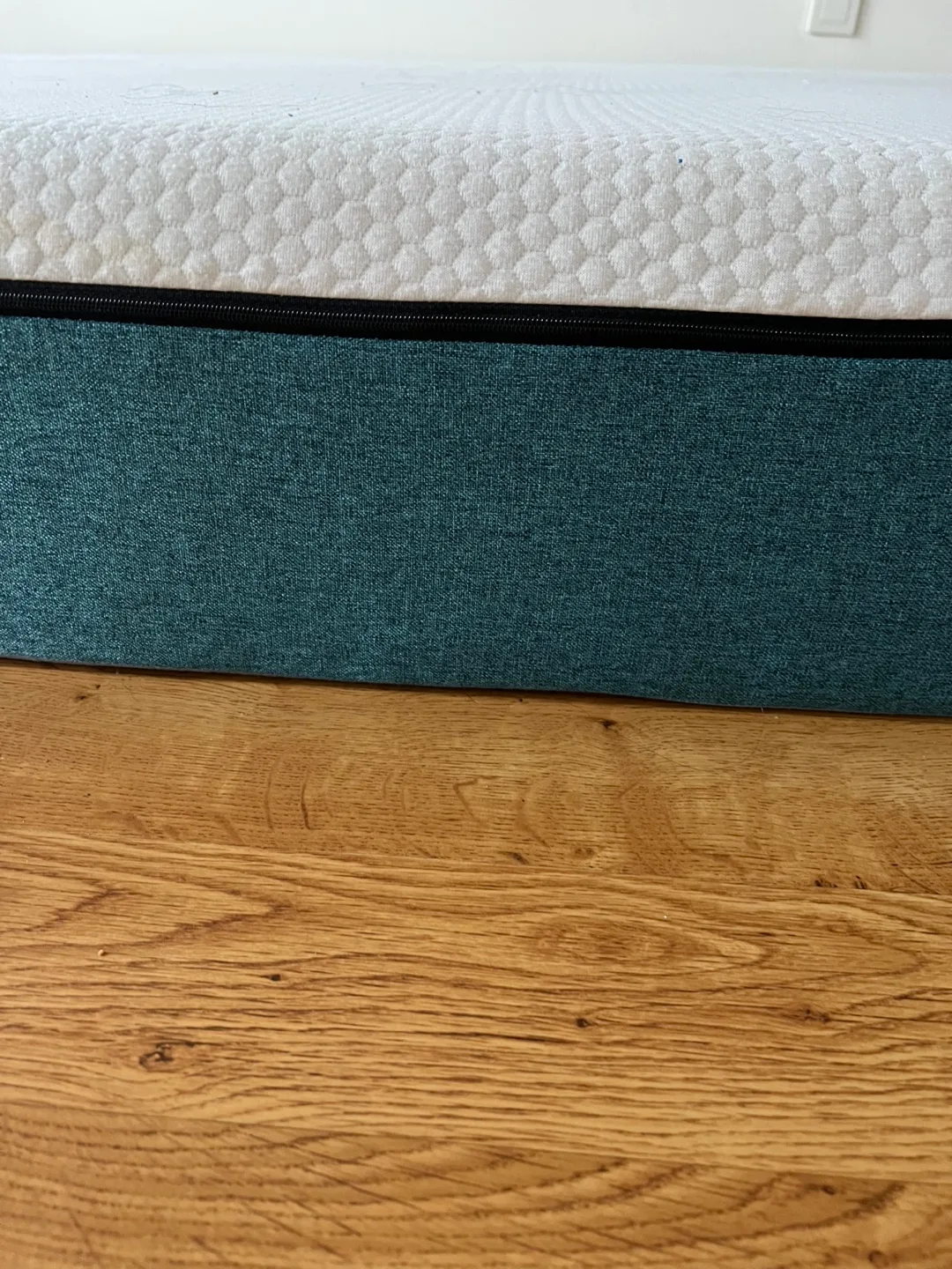 Queen Mattress- Memory foam -6” - Delivery provided too image indicator(4)