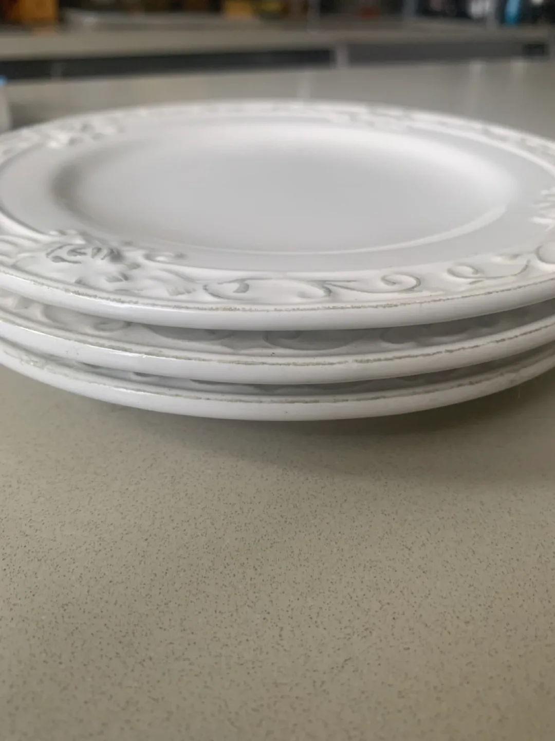 🧡 Set of 3  vintage Bombay Company White Floral Plates image indicator(4)