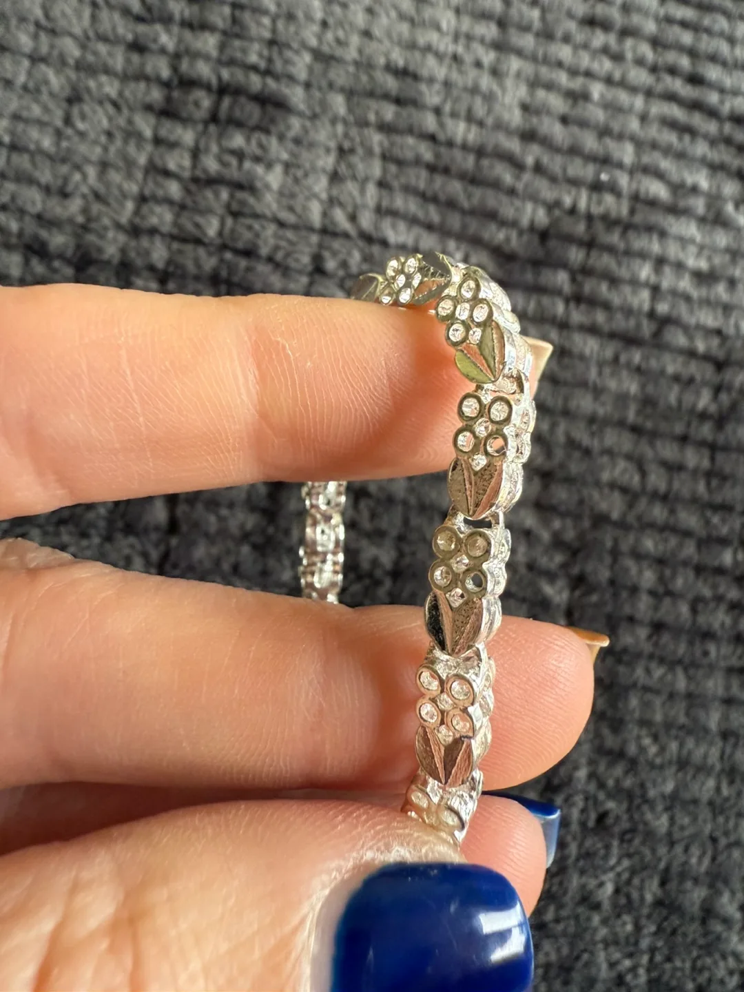 Silver Filigree Bracelet image indicator(2)