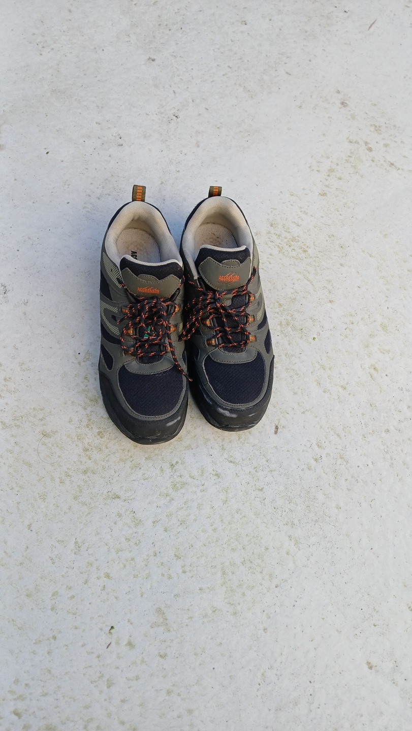Aggressor Safety Shoes- Size 10.5 - photo 2