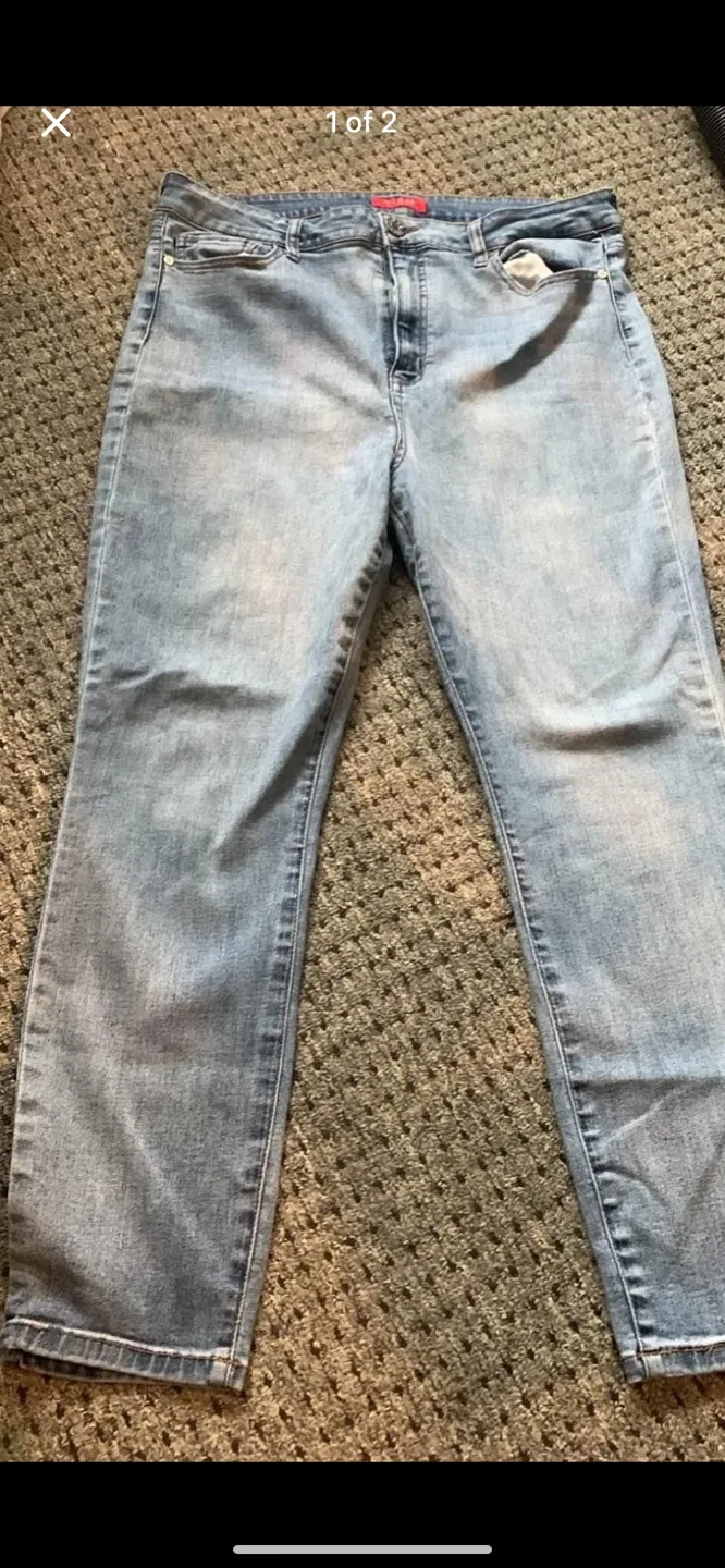 Women's Guess Light Wash Jeans image indicator(2)