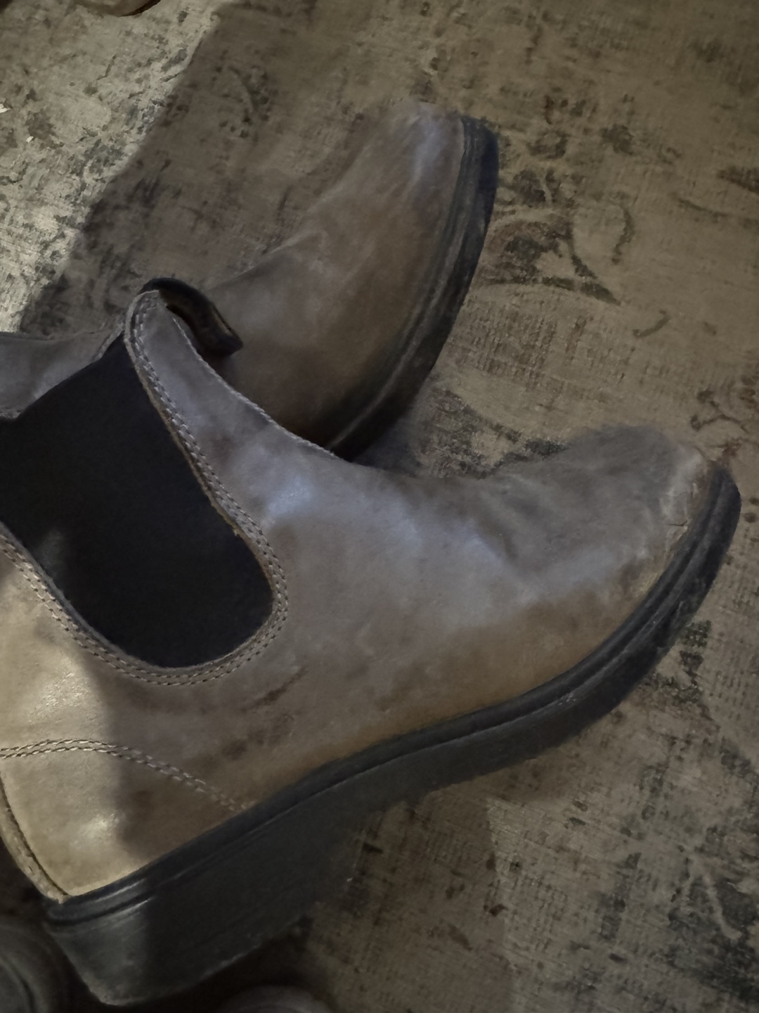 Men’s  Blundstone Chelsea Boots - Size 8US