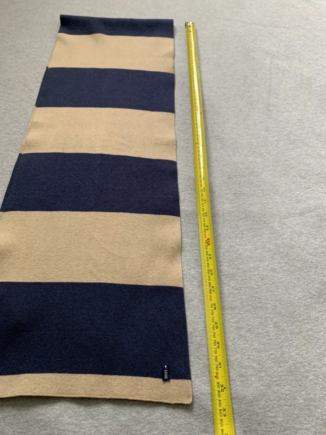 Scarves of various length, composition, textile and style. image indicator(4)