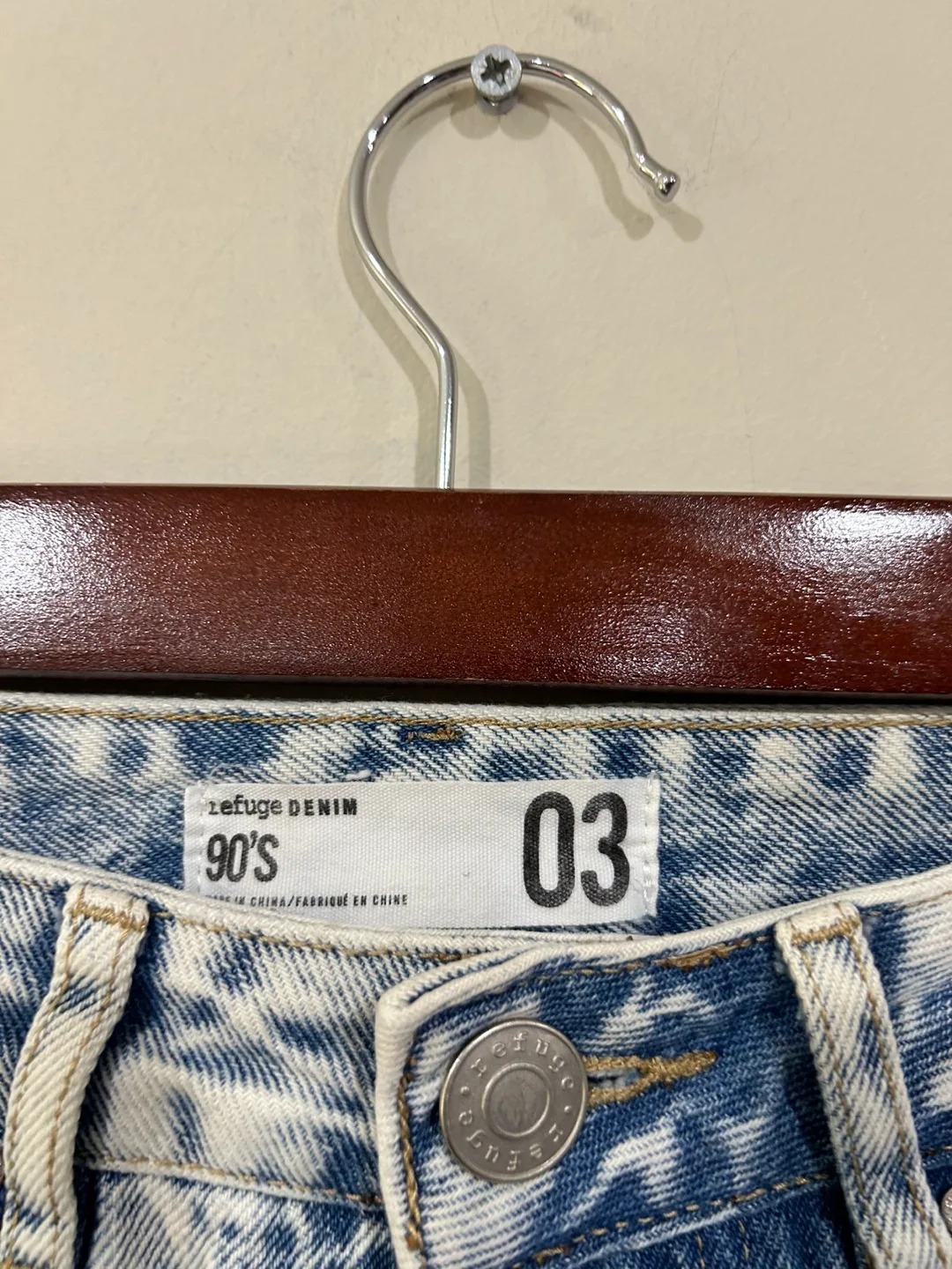 Refuge acid wash 90s high rise denim size 3/4 40” length image indicator(4)