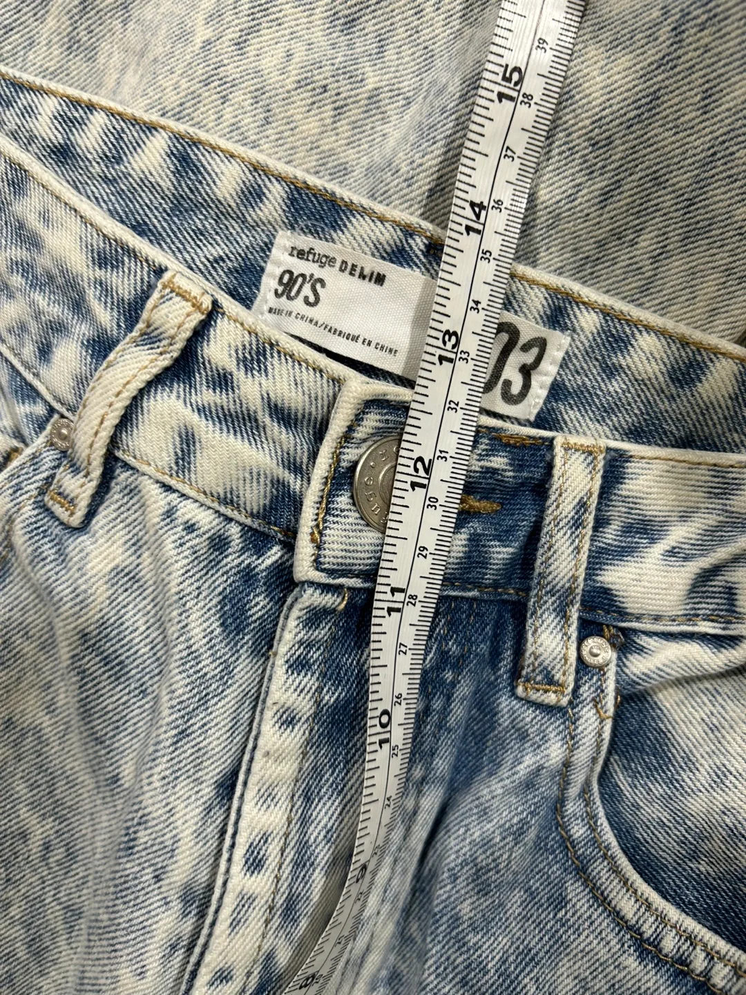 Refuge acid wash 90s high rise denim size 3/4 40” length image indicator(7)