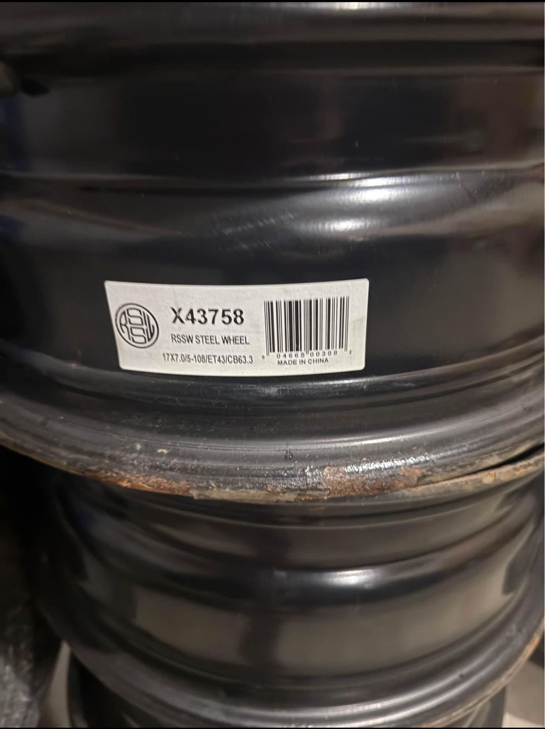Four 17 inch steel rims - photo 2