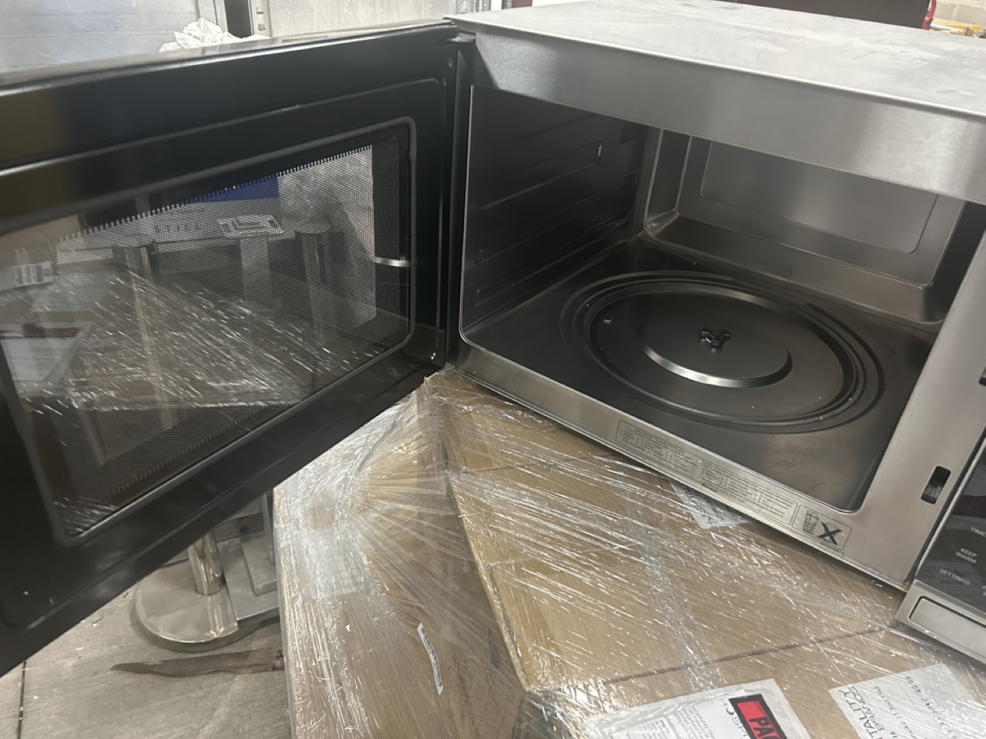 Thermador Microwave - photo 3