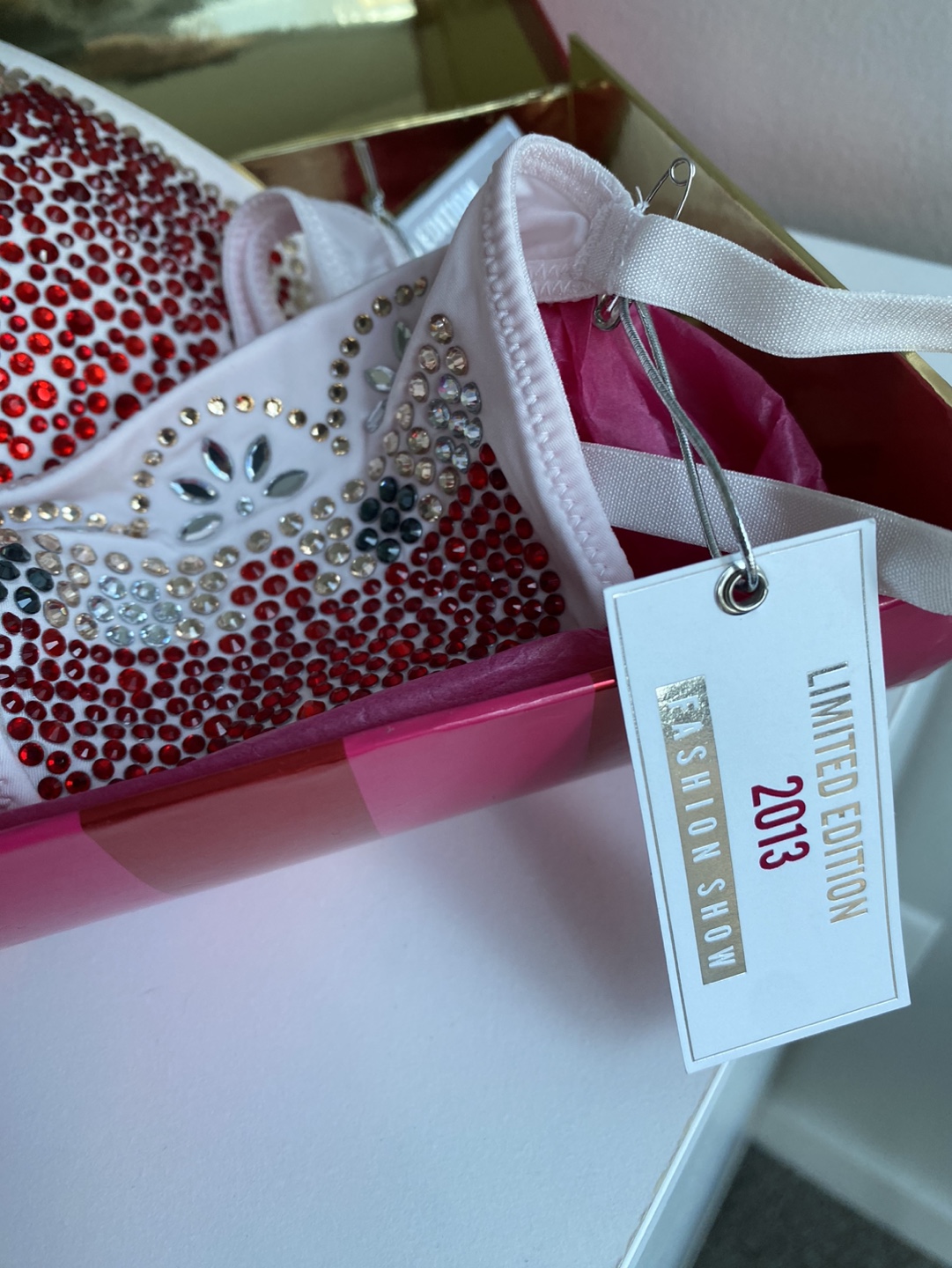 Victoria's Secret 2013 Fashion Show Bra and Panty Set - photo 3