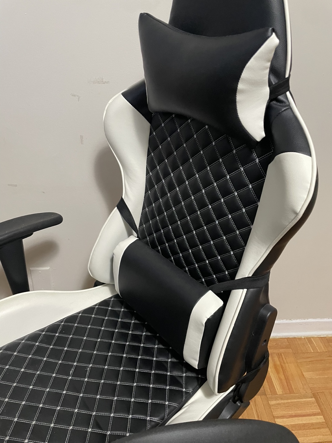 Gaming Chair - Black and White - photo 2